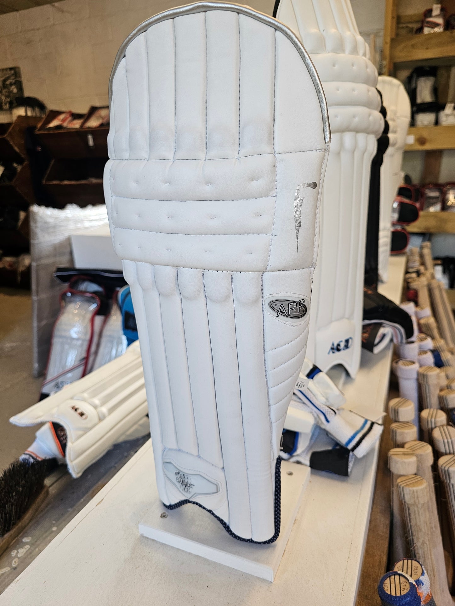 Salix APP Batting Pads – Extra Small Boys, Right Handed
