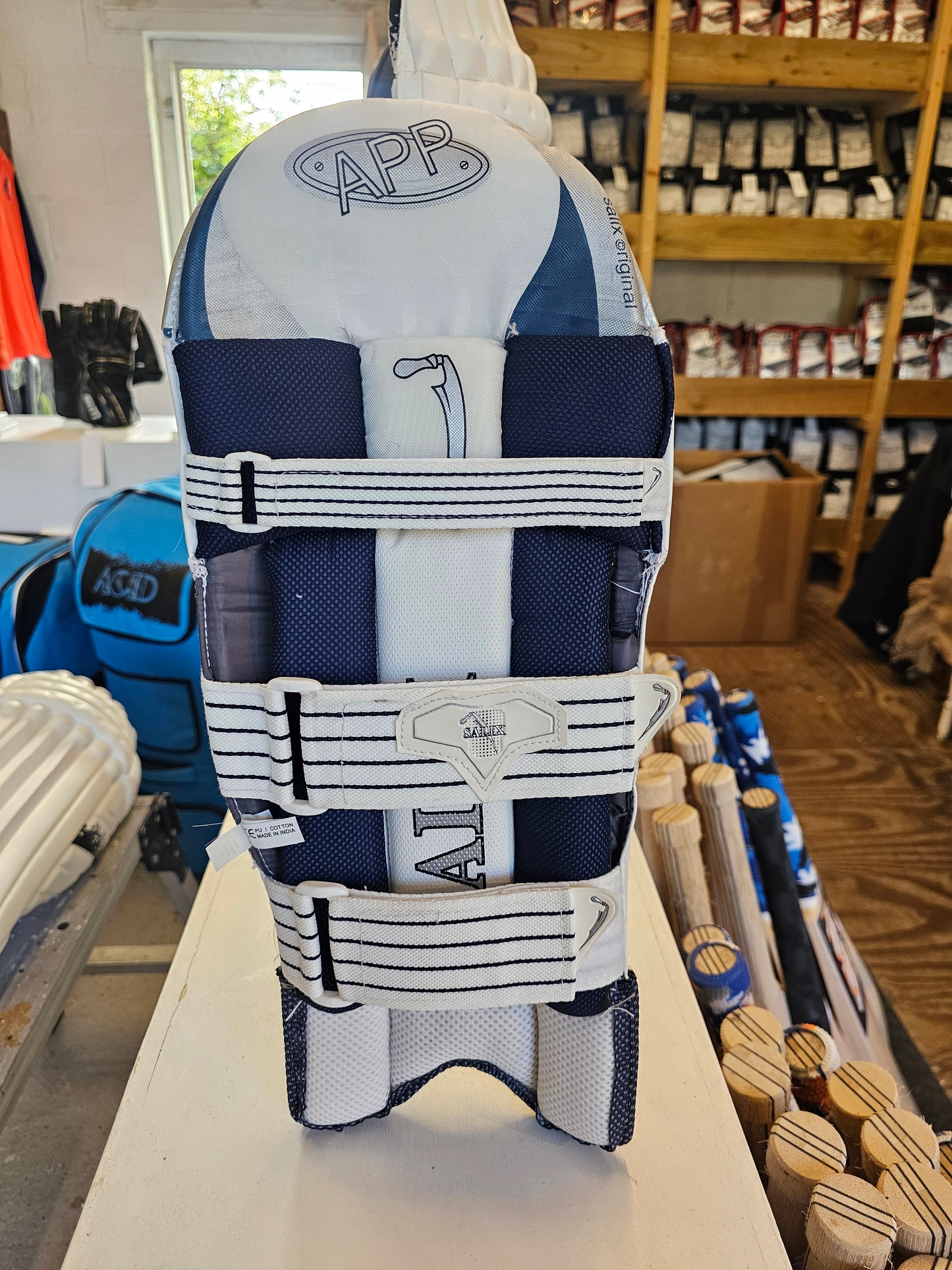 Salix APP Batting Pads – Extra Small Boys, Right Handed