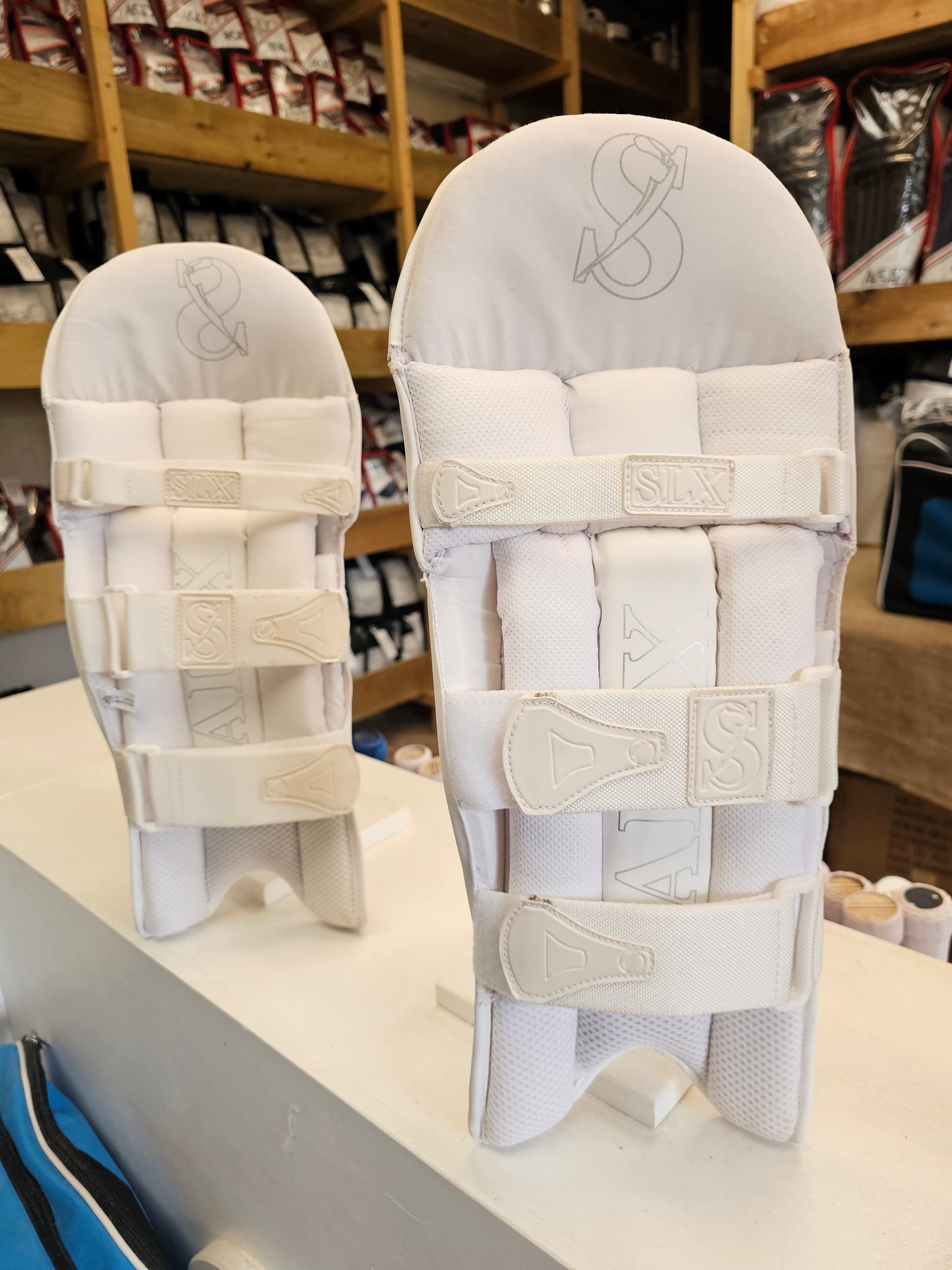 Salix SLX Batting Pads - Extra Small Boys, Right Handed
