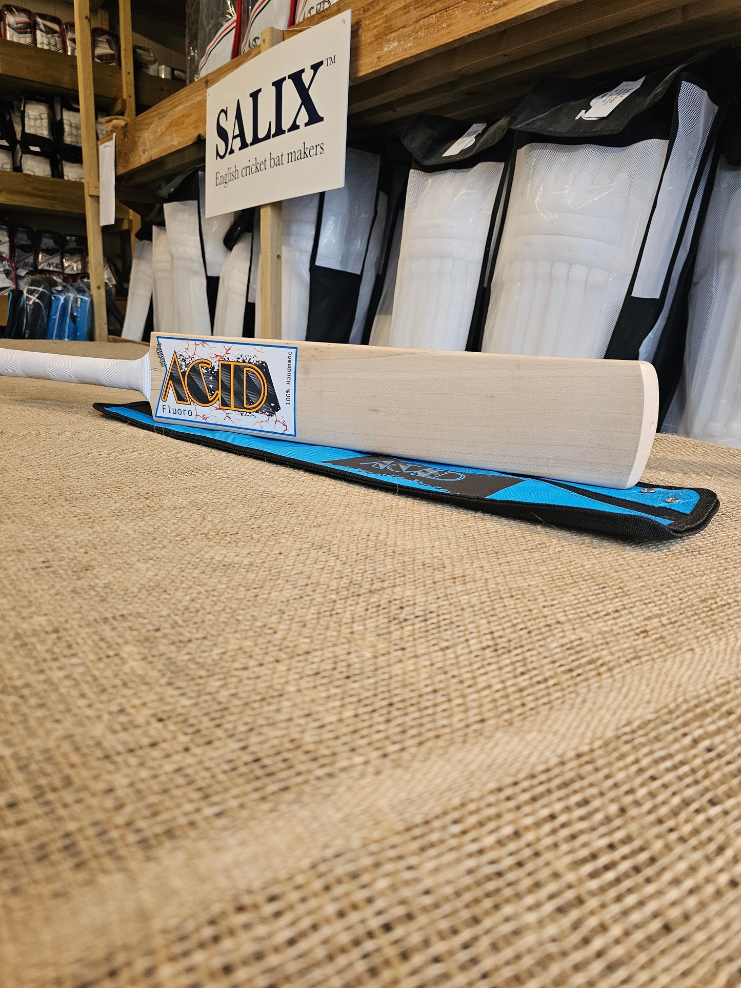 ACID FLUORO Kashmir - 1.14 Weight Range, Size 5