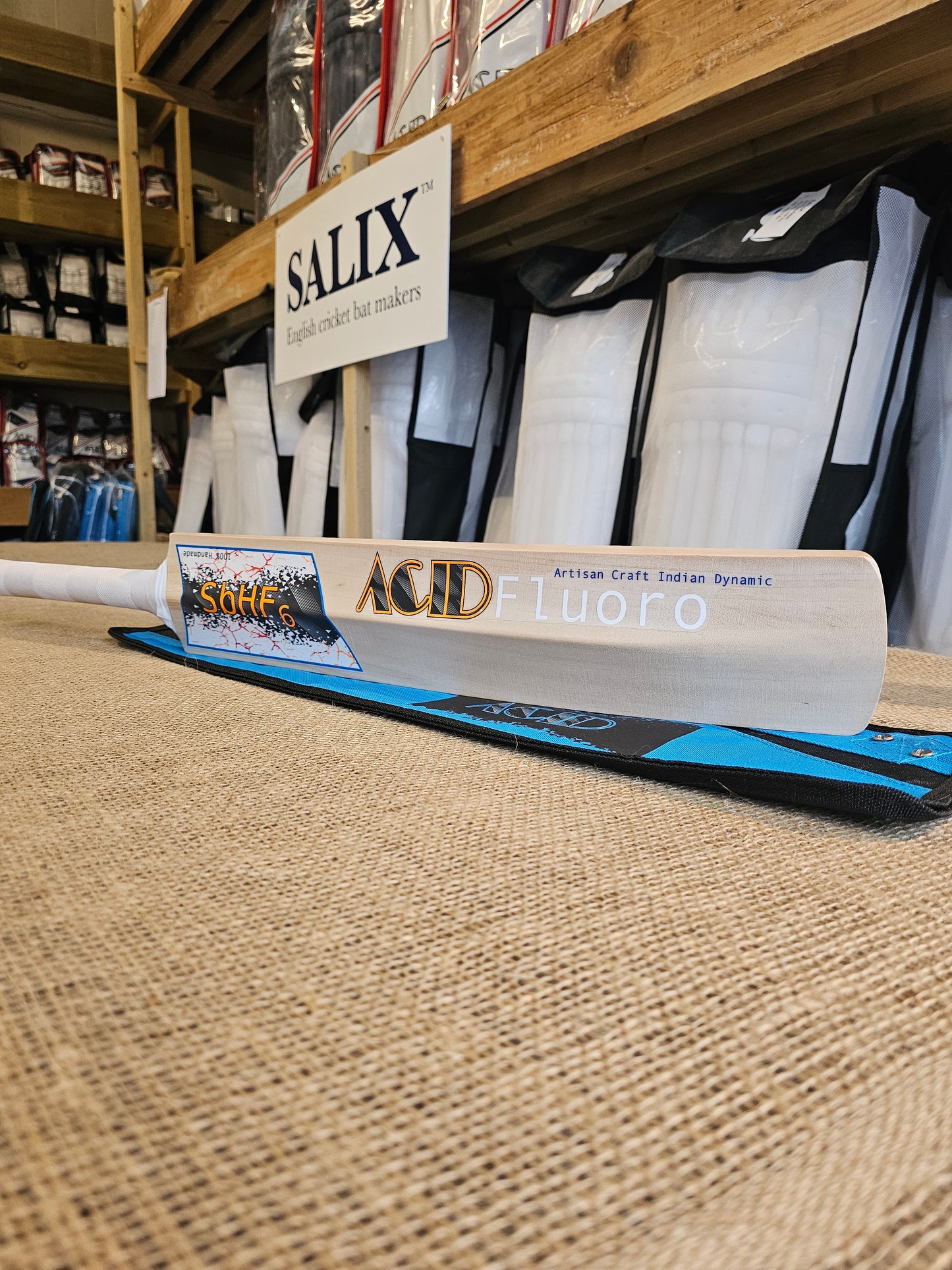 ACID FLUORO Kashmir - 1.14 Weight Range, Size 5