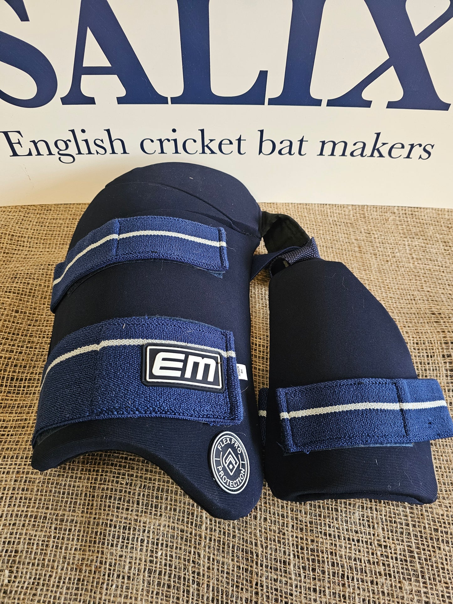 EM Thigh Guard - Flex Pro 2.0 Adult Right Hand