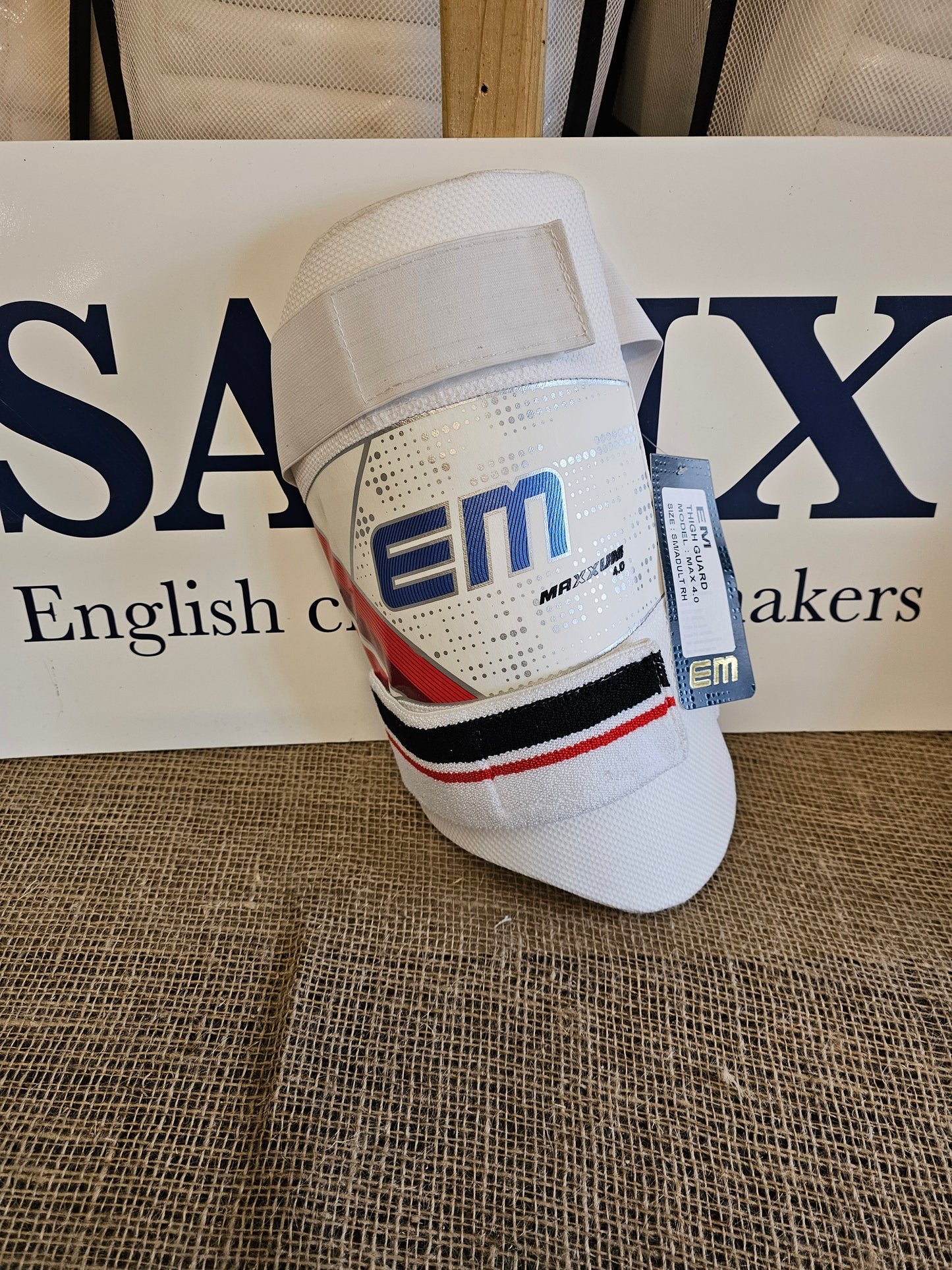 EM Thigh Guard - Max 4.0 Adult Right Hand