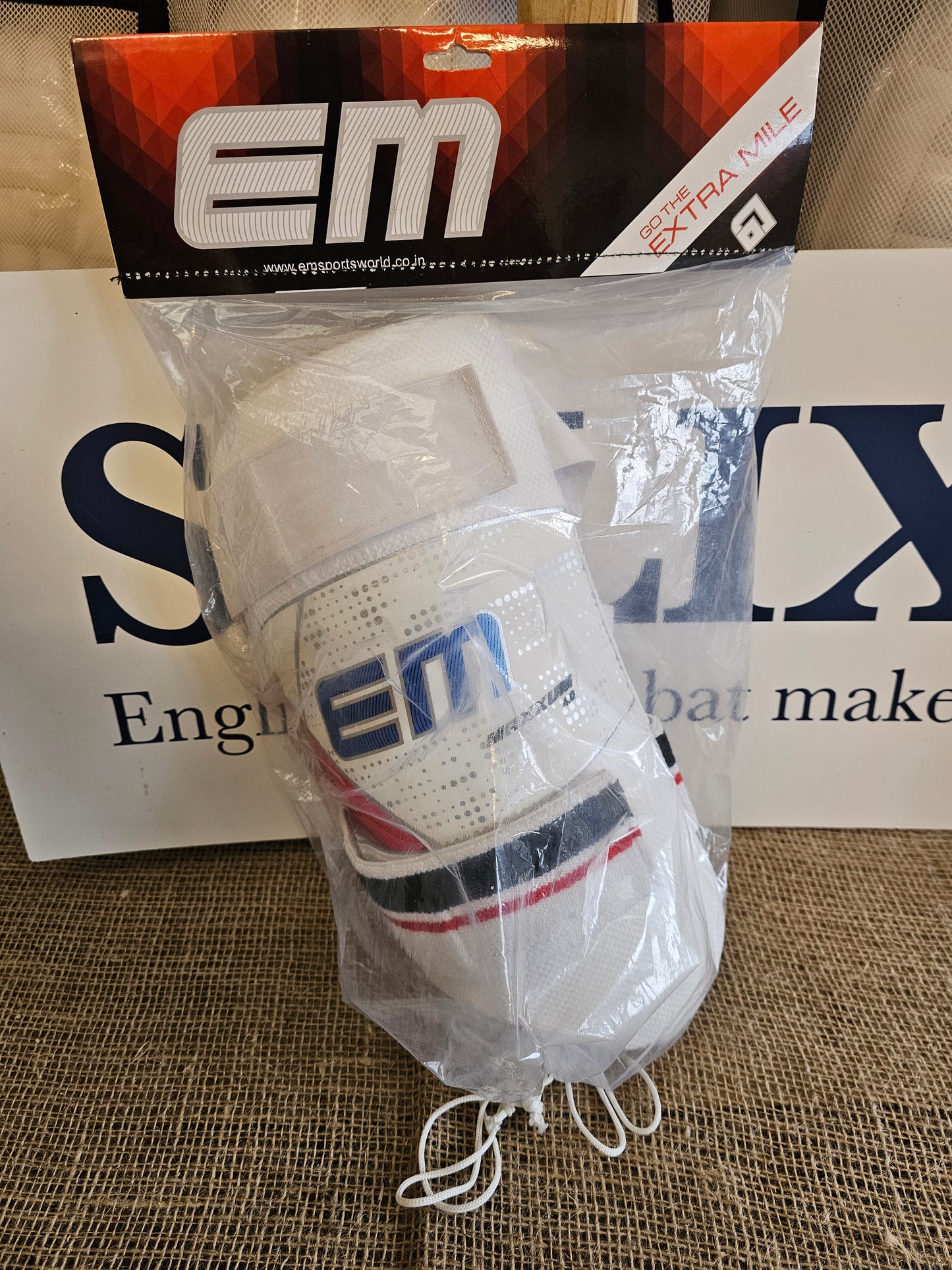 EM Thigh Guard - Max 4.0 Adult Right Hand