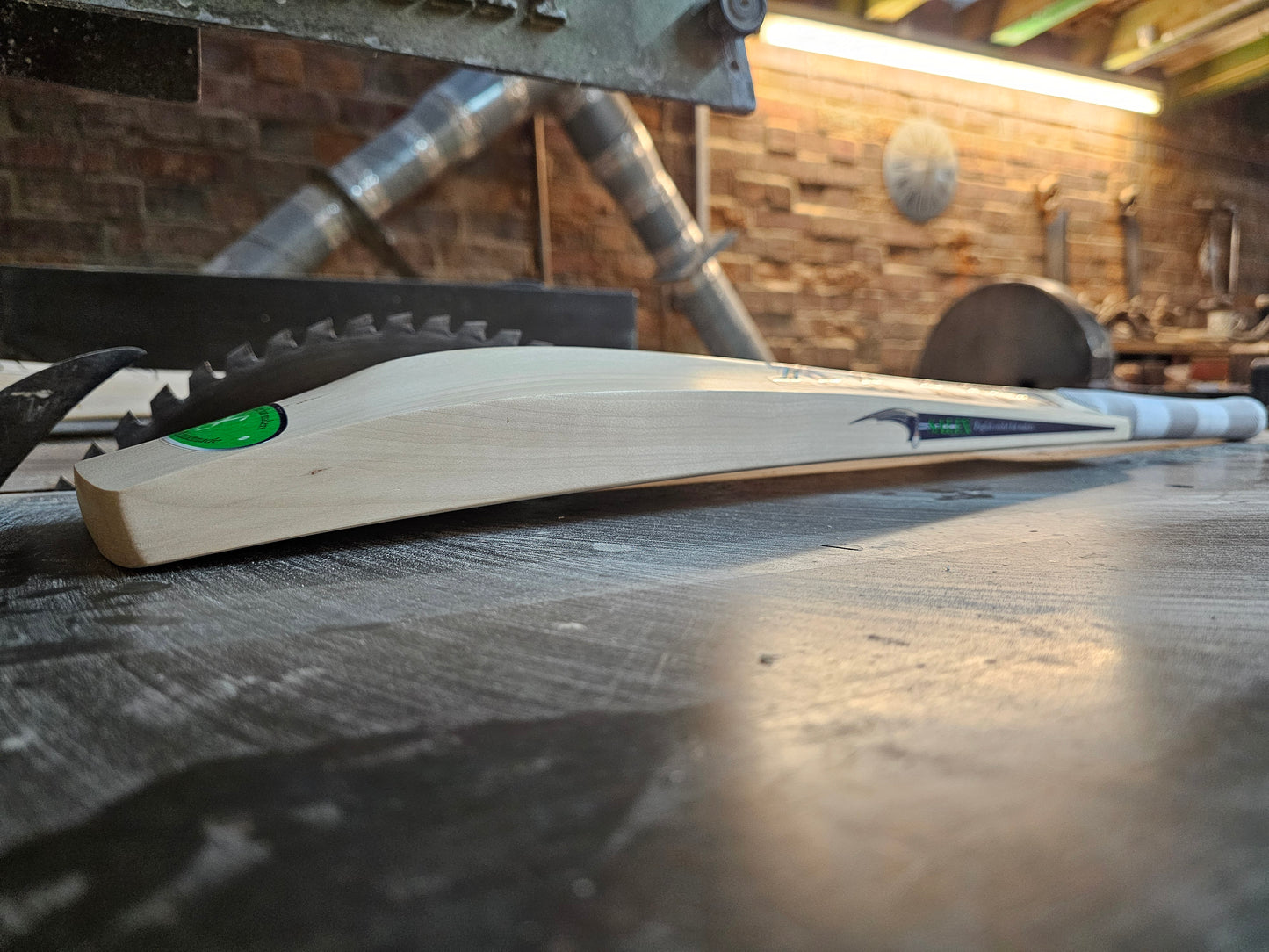 Salix AJK Kashmir - Weight Range 1lb 11 Ounces, Size 4