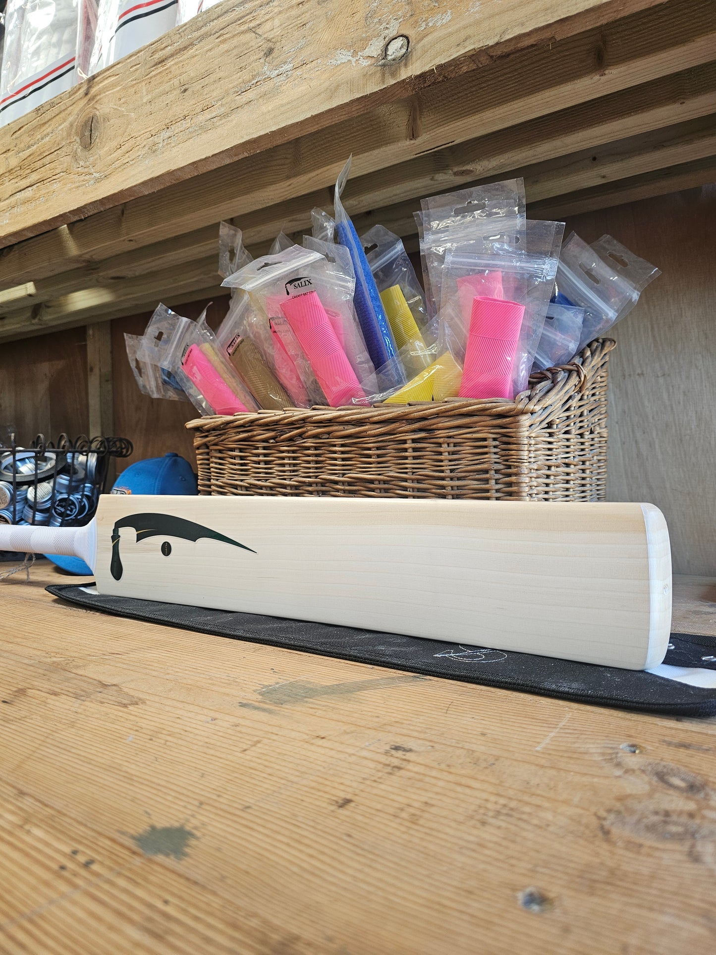 Salix Knife - Grade One, Weight Range 2.8lb