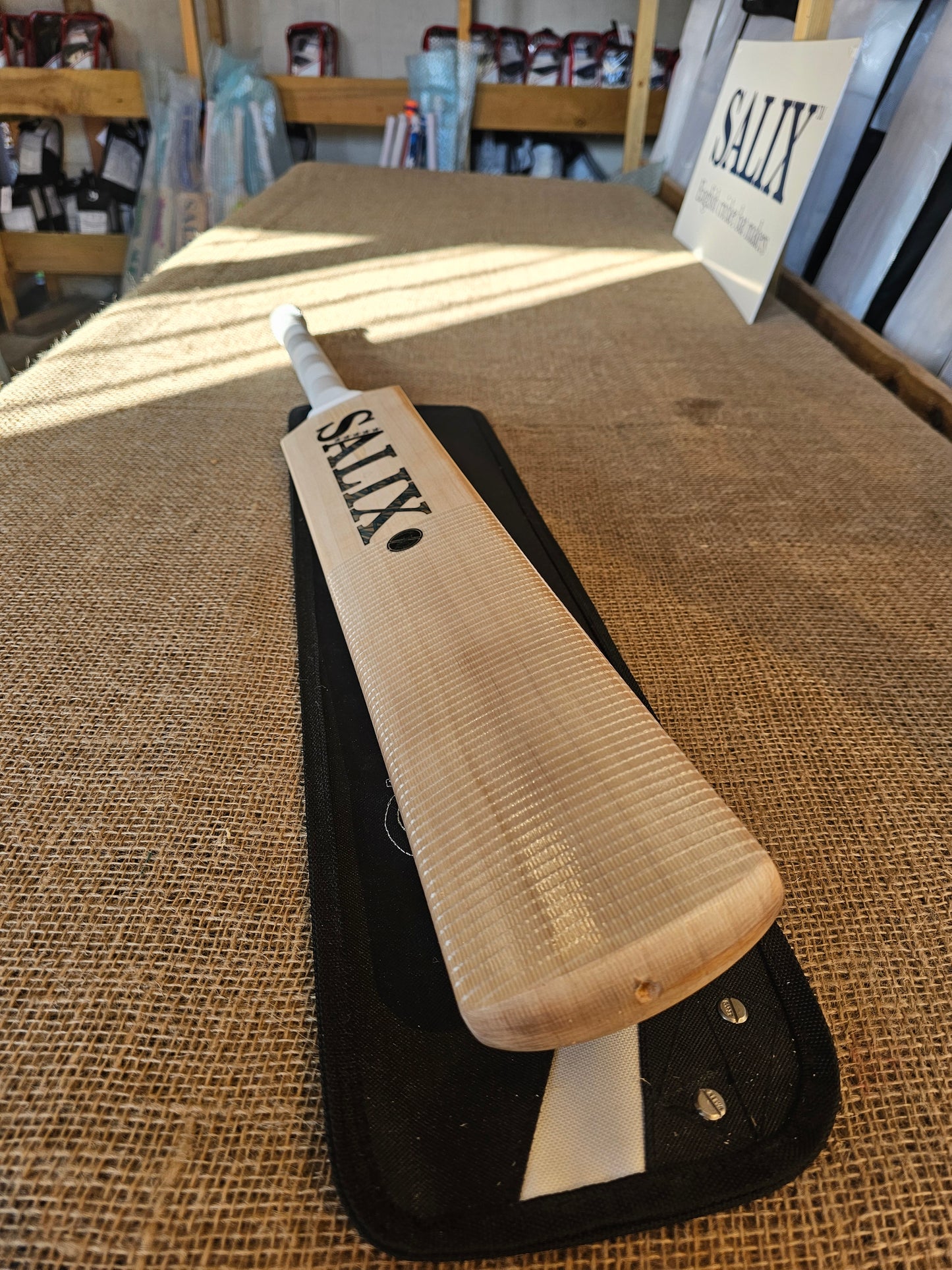 Salix - Size 6, Weight Range 2lb