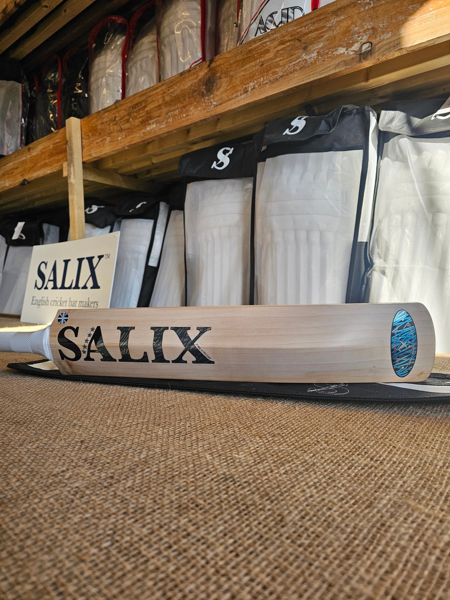 Salix - Size 6, Weight Range 2lb
