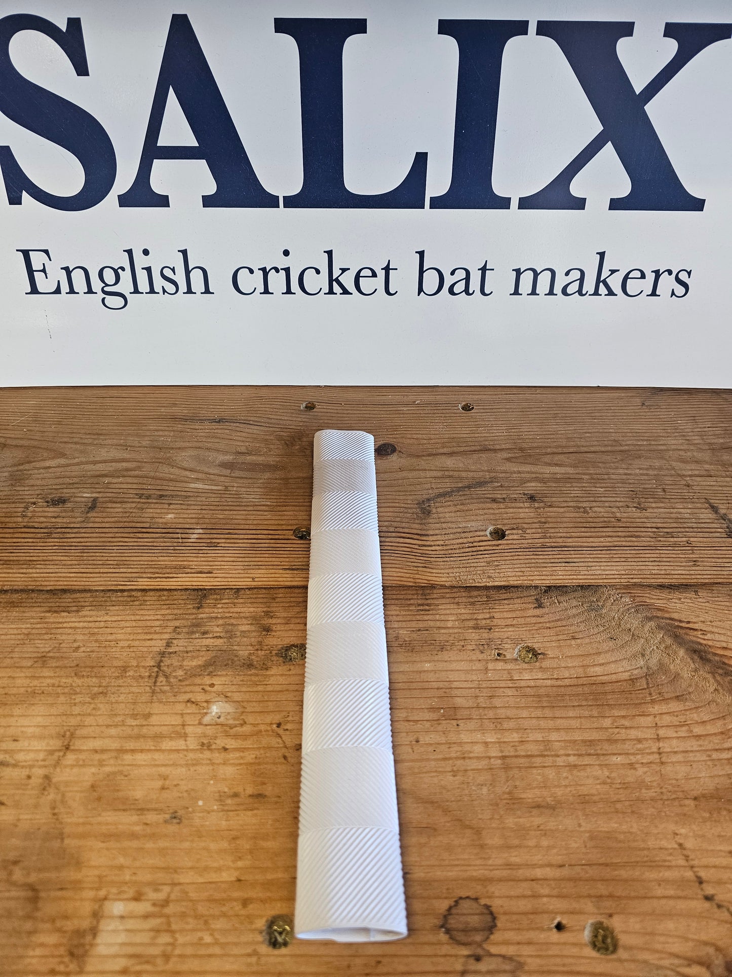 Bright White Chevron Cricket Bat Grip