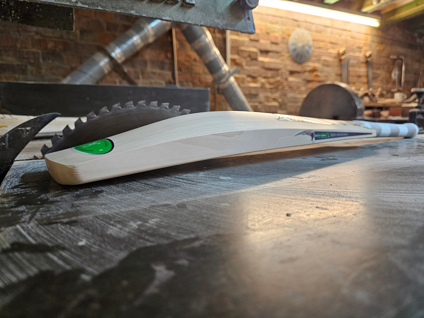 Salix AJK Kashmir - Weight Range 1lb 10 Ounces, Size 5