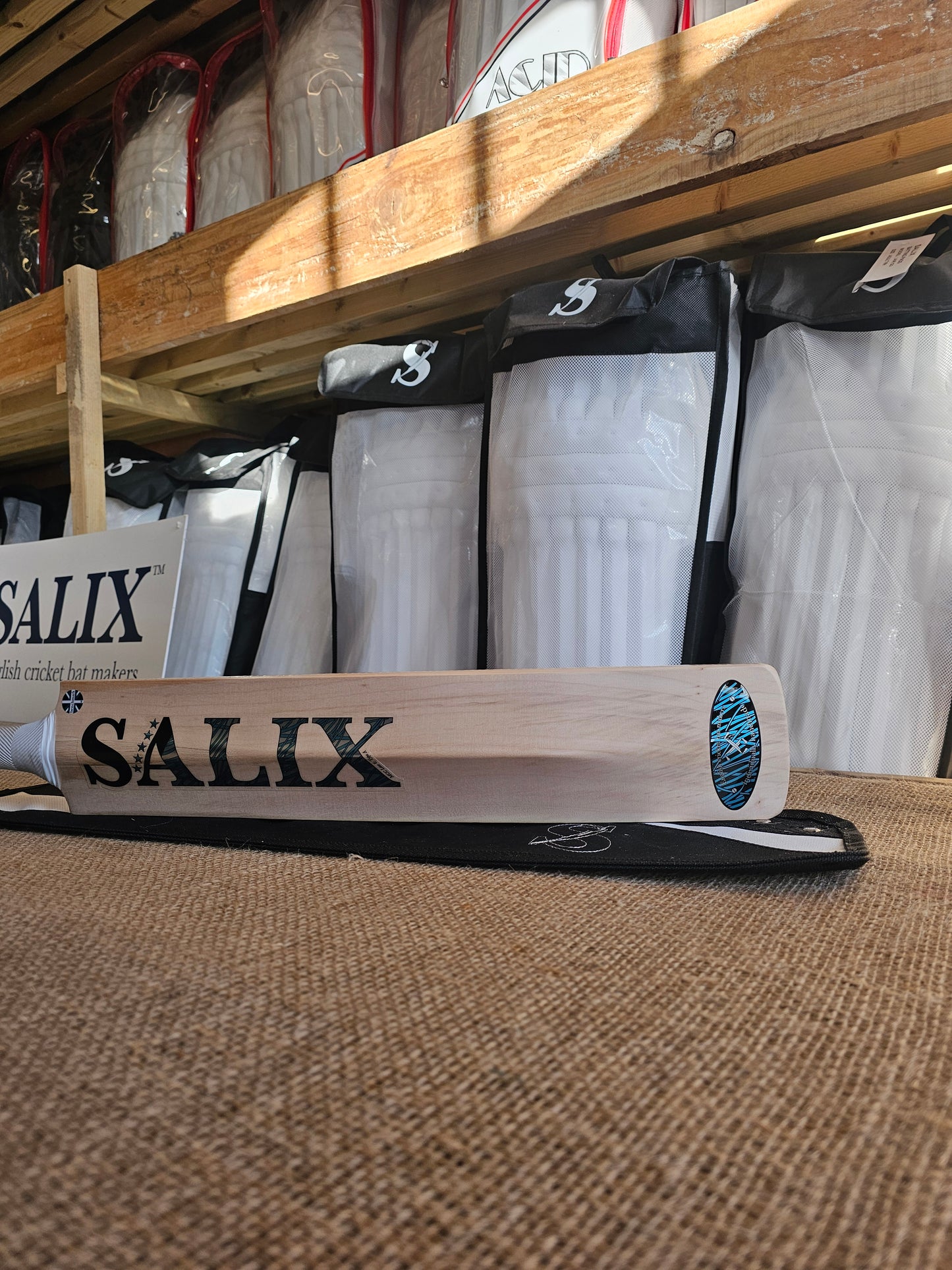 Salix - Size 5, Weight Range 2.1lb