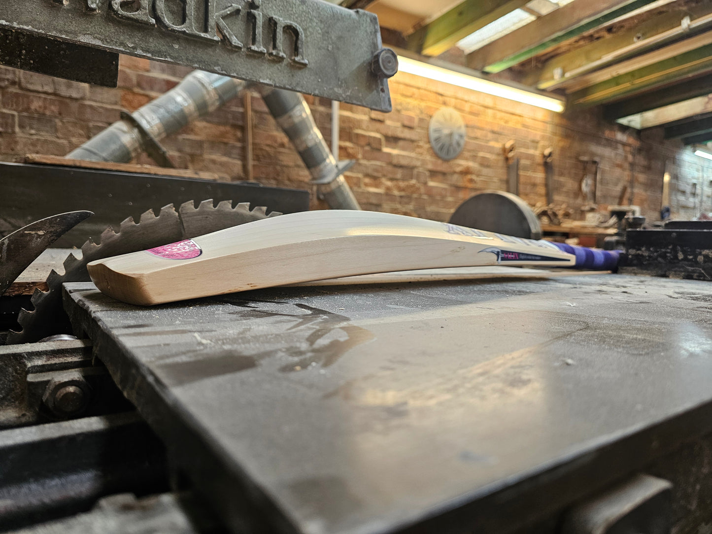 Salix AMP - Graded, Weight Range 2lb 7 Ounces, Short Handle