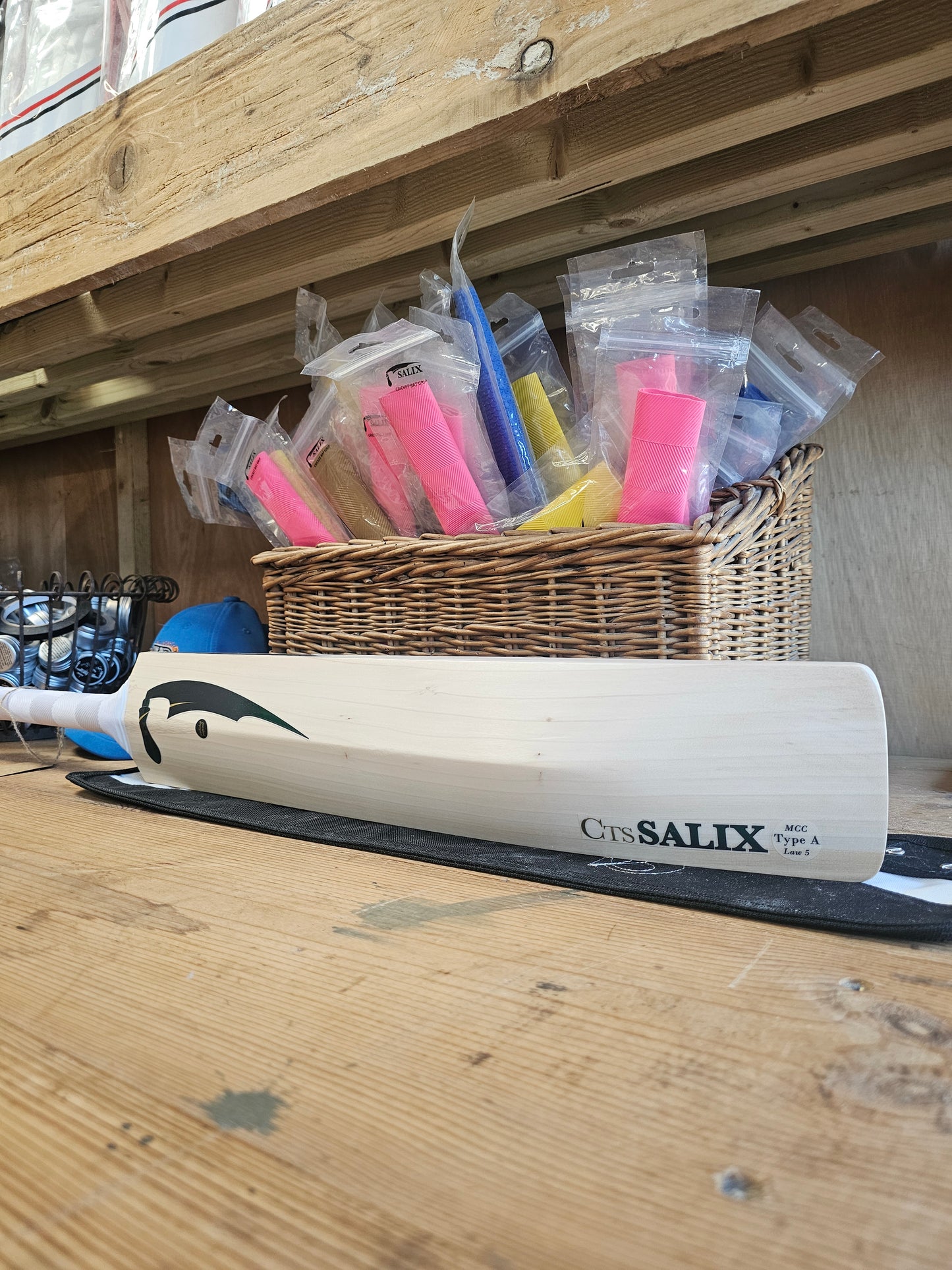 Salix Knife - Grade One, Weight Range 2.8lb