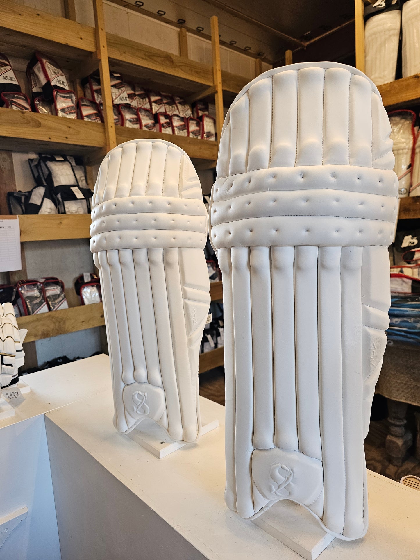 Salix AJK Batting Pads - Small Adult, Right Handed