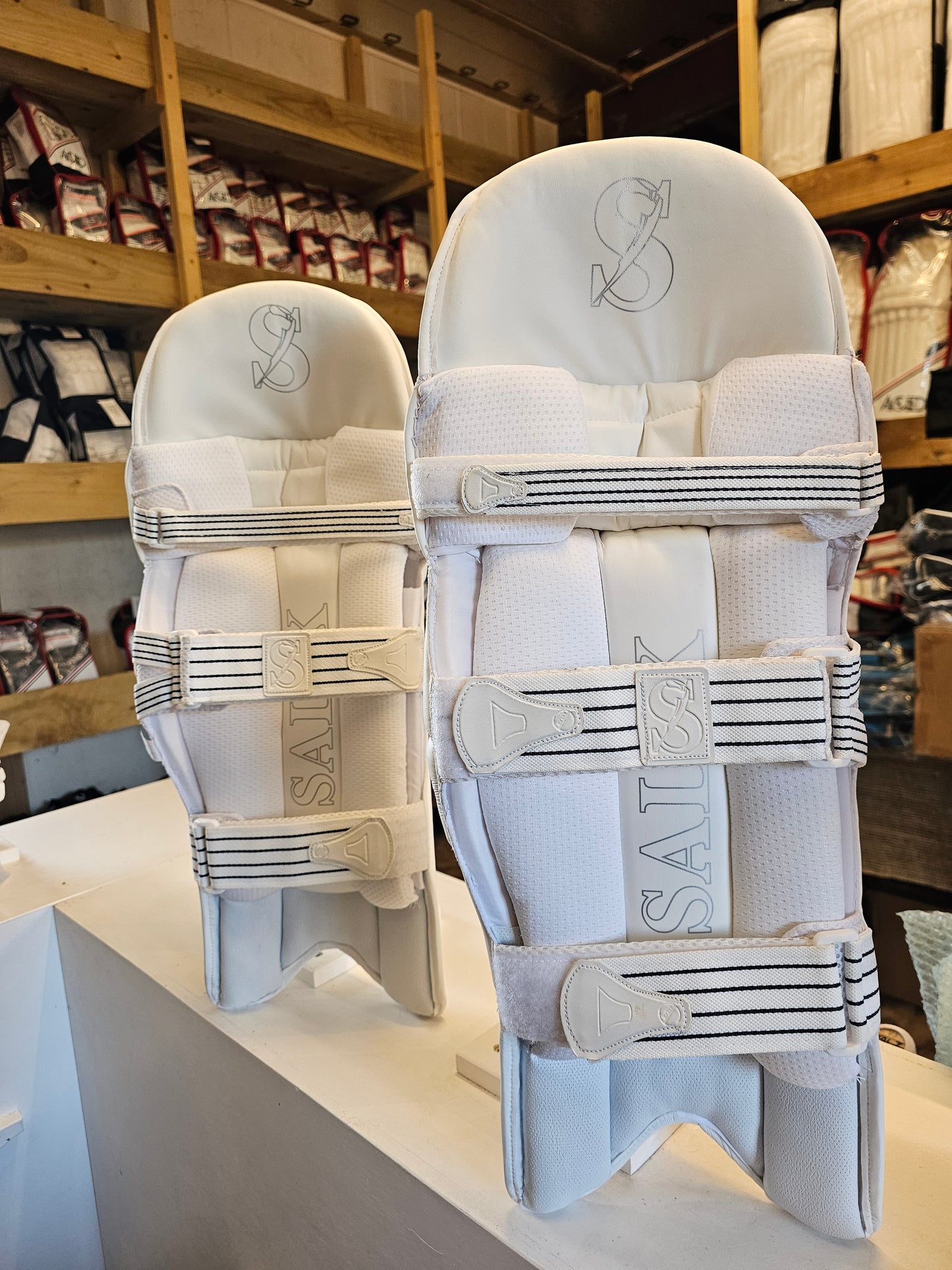 Salix AJK Batting Pads - Small Adult, Right Handed