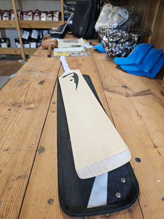 Salix Knife - Grade One, 2.9lb Weight Range