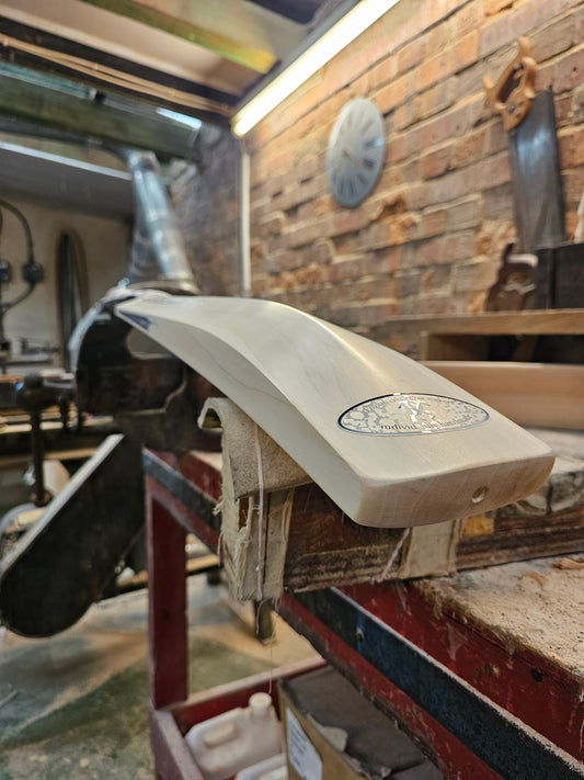 Salix AMP - Players Grade, Weight Range 2lb 9 Ounces, Short Handle