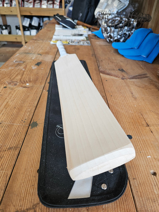 Salix Knife - Players Grade, 2.11lb