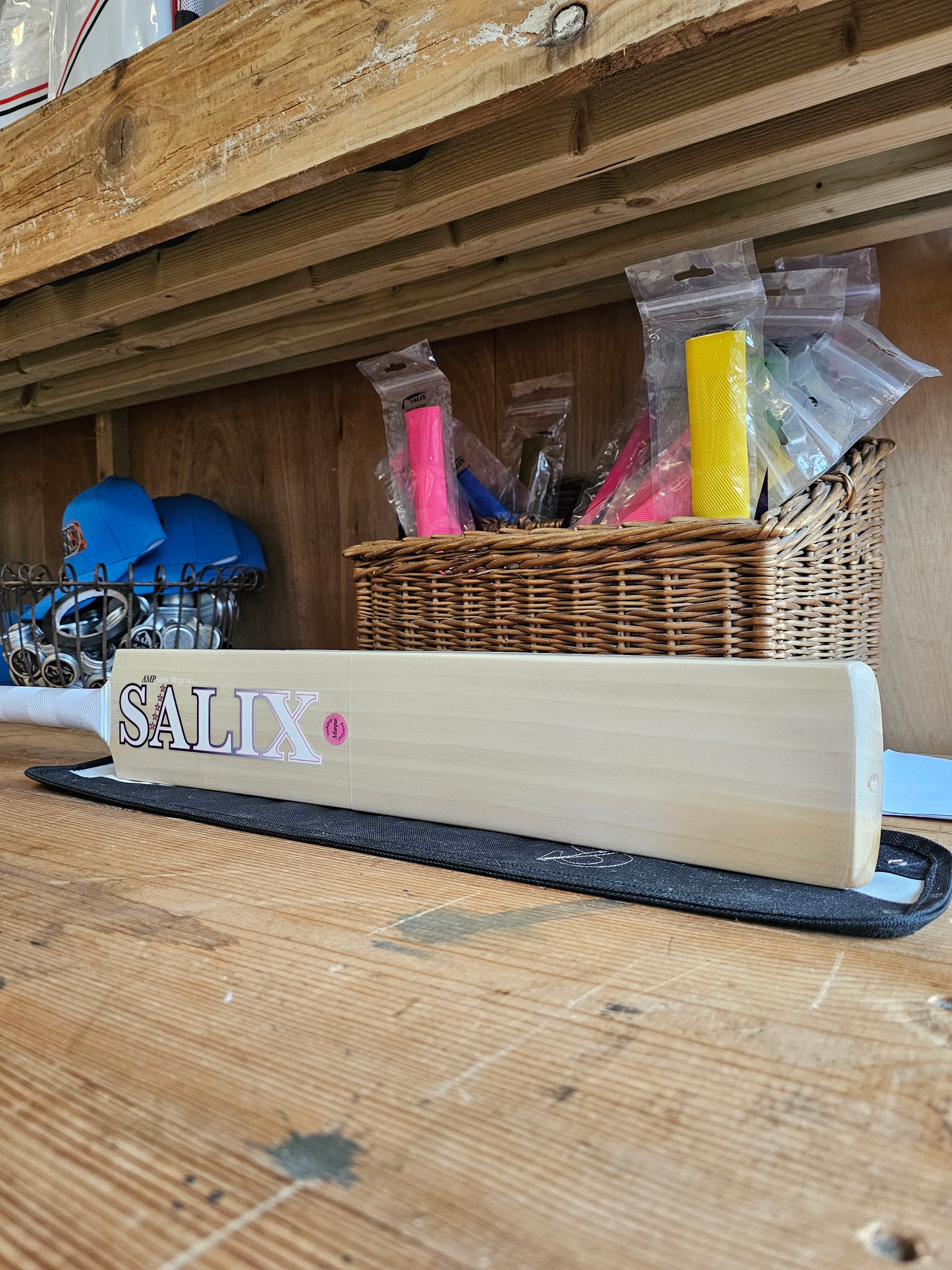 Salix AMP - Marque, Weight Range 2.8lb, Short Handle