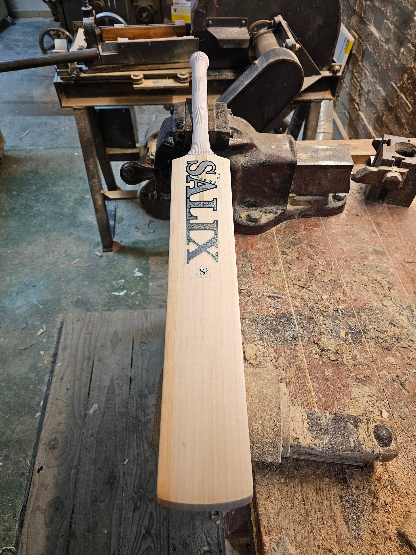 Salix AJK - Weight Range 1lb 15 Ounces, Size 6