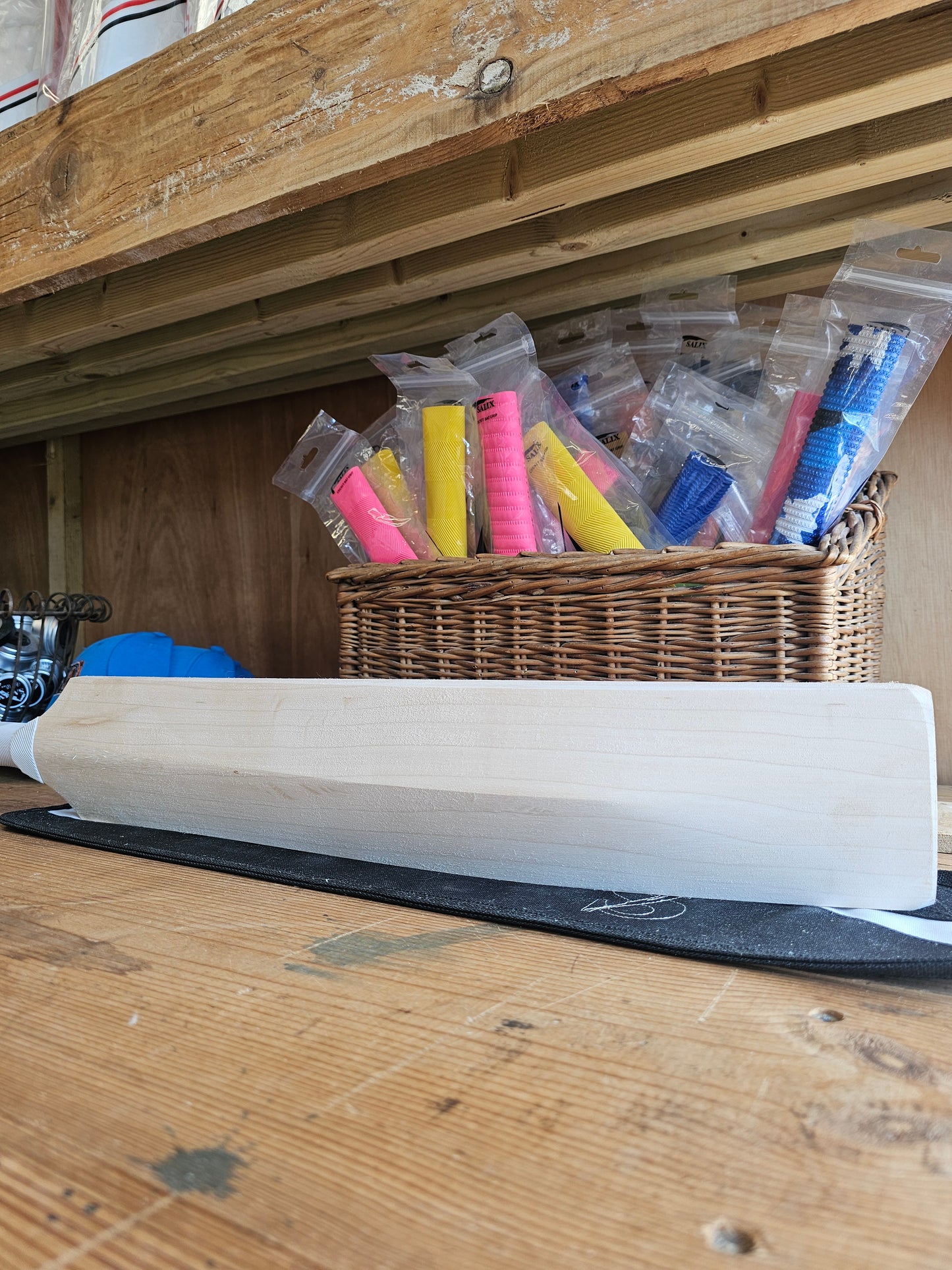 Salix Knife - Players Grade, 2.11lb