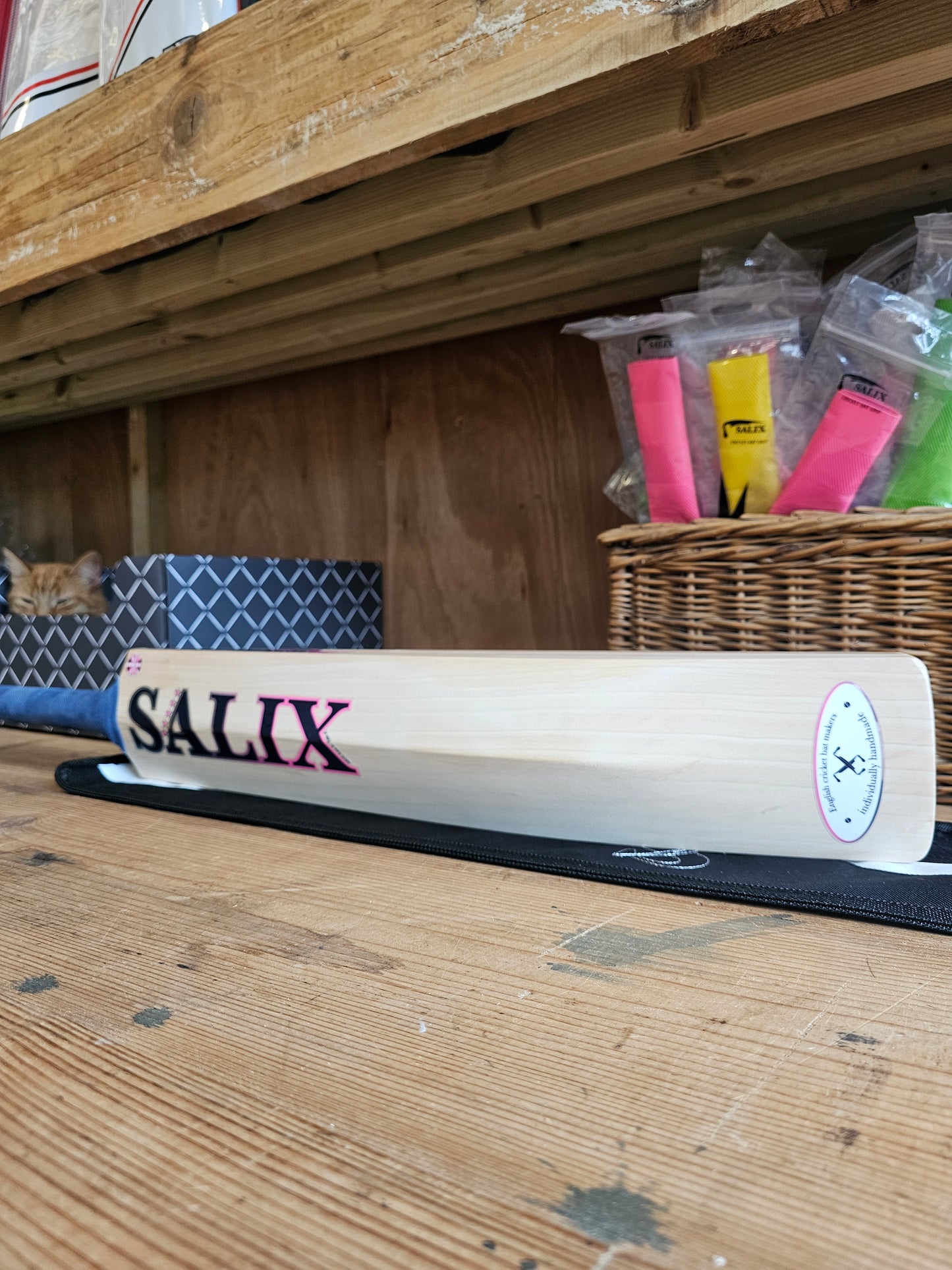 Salix AIR - Marque, Weight Range 2.9lb Short Handle