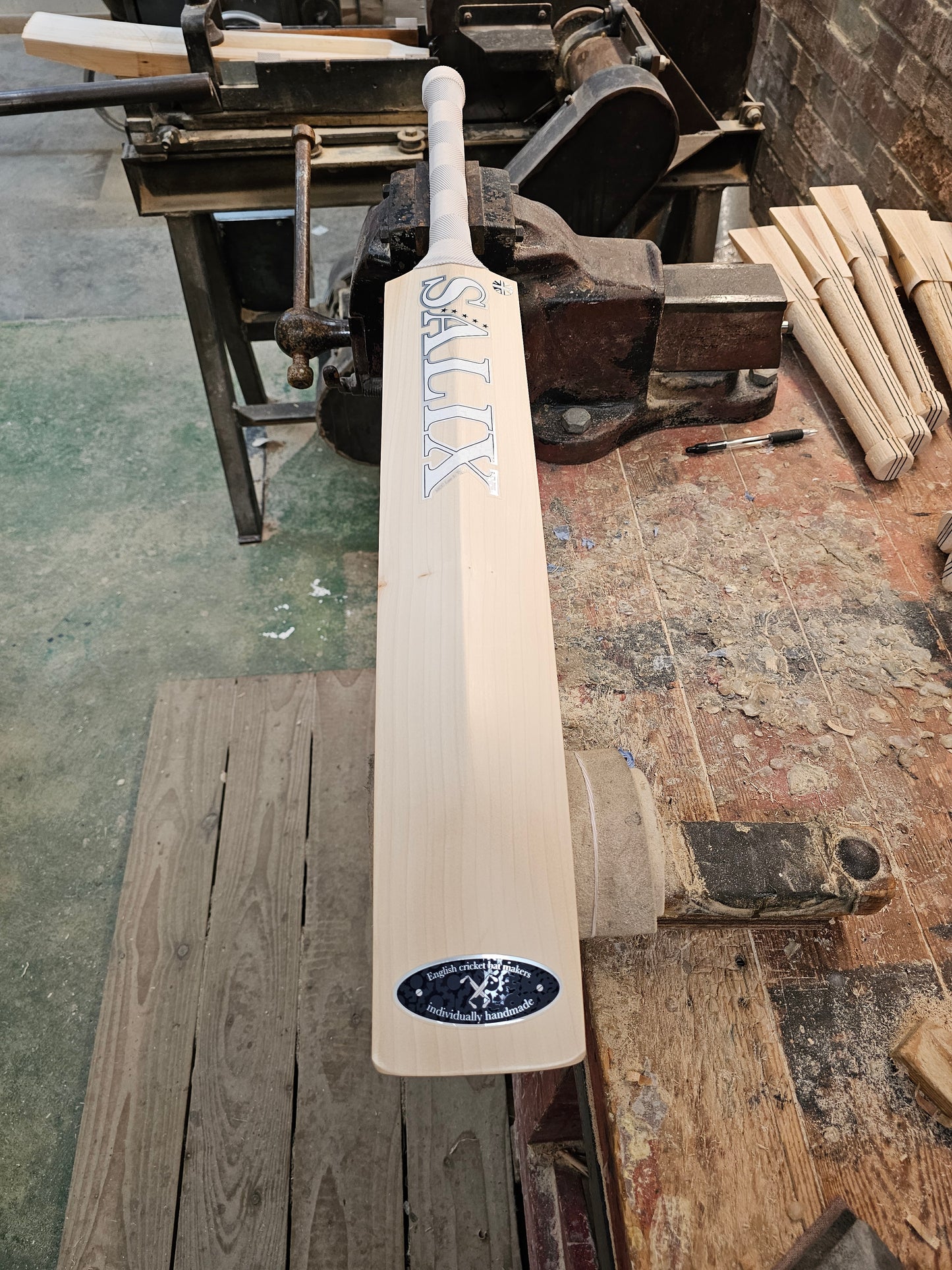 Salix AMP - Grade One, WR 2lb 11 Onces, SH