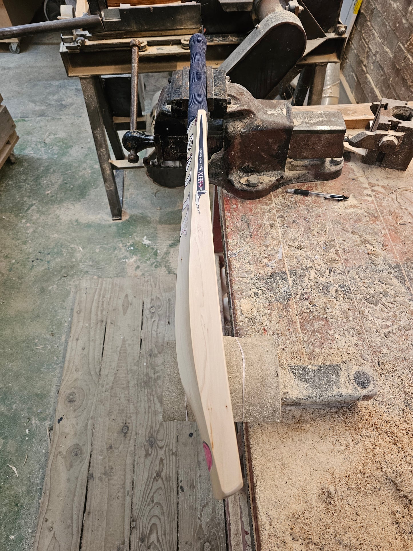 Salix AMP - Grade Alba, Weight Range 2lb 8 Ounces, Short Handle