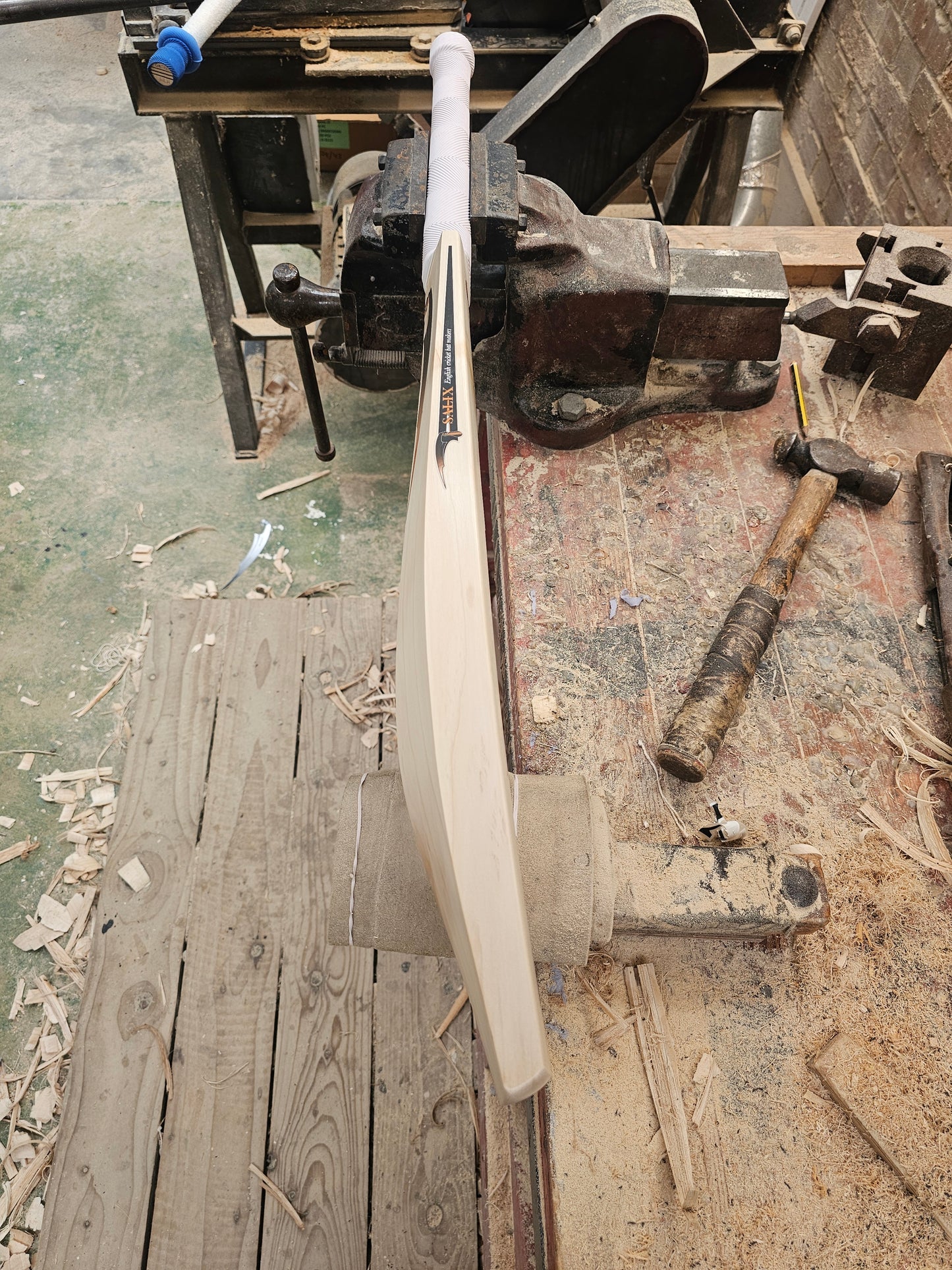 Salix Knife - Grade Alba, Weight Range 2.10lb, Short Handle