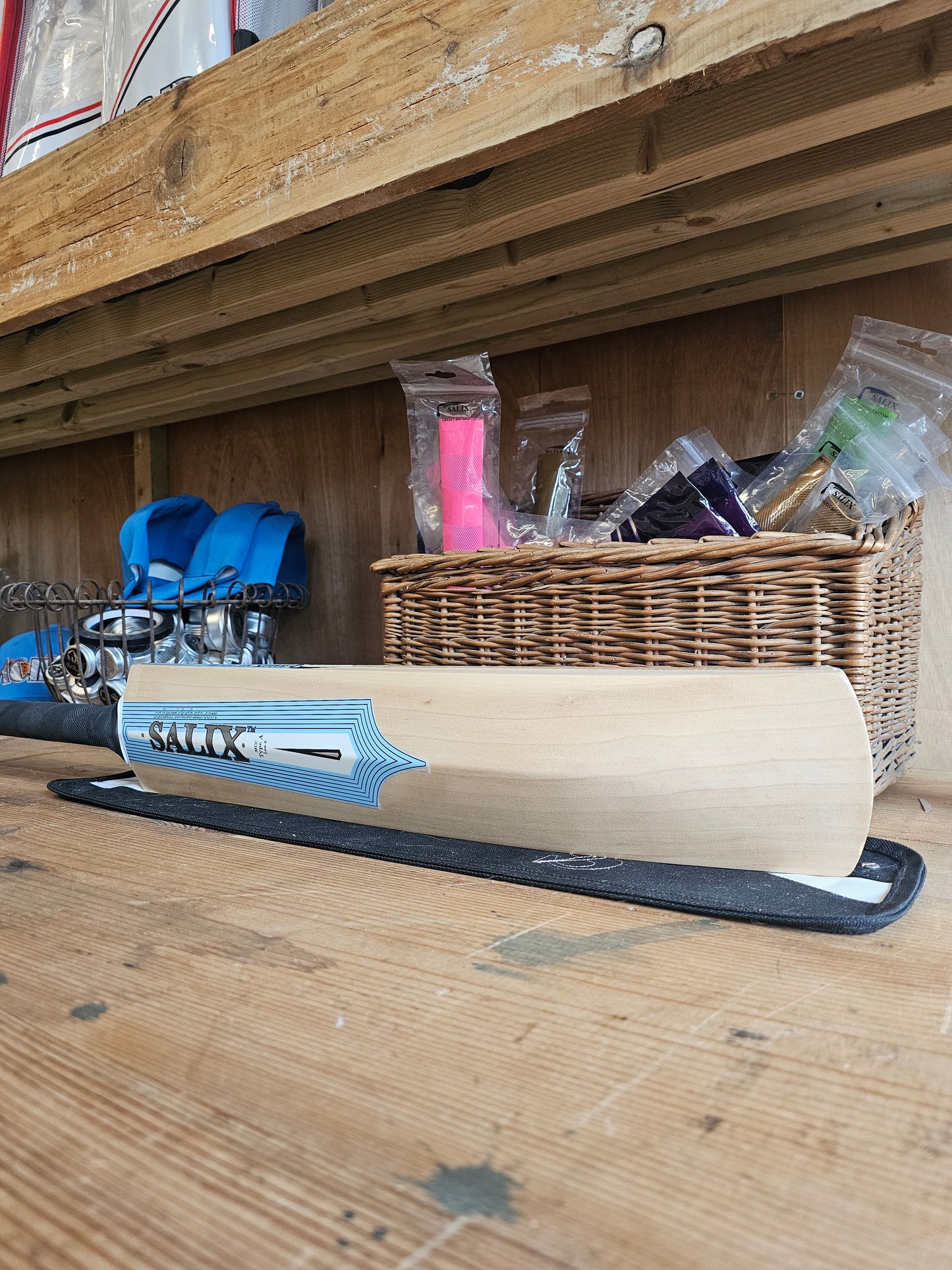 Salix Supernatural - Graded, Weight Range 2.9lb, Short Handle