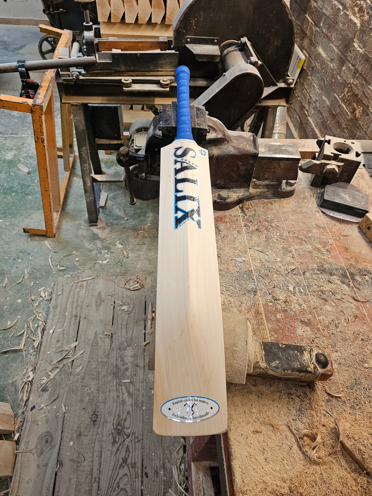 Salix AIR - Select, Weight Range 2lb 8 Ounces, Short Handle