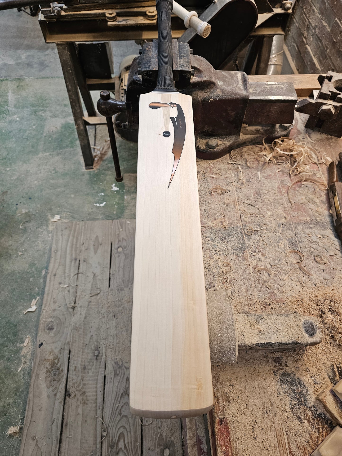Salix Knife - Players Grade, Weight Range 2.6lb, Short Handle