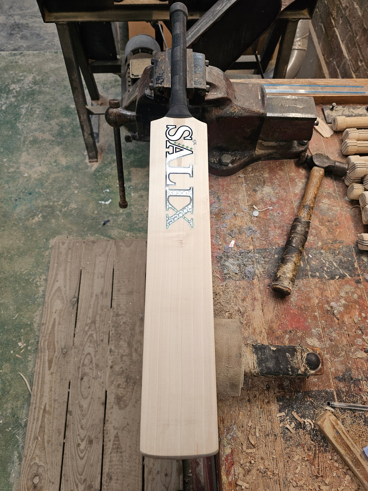 Salix AJK - Alba, Weight 2lb 7.1oz, Short Handle