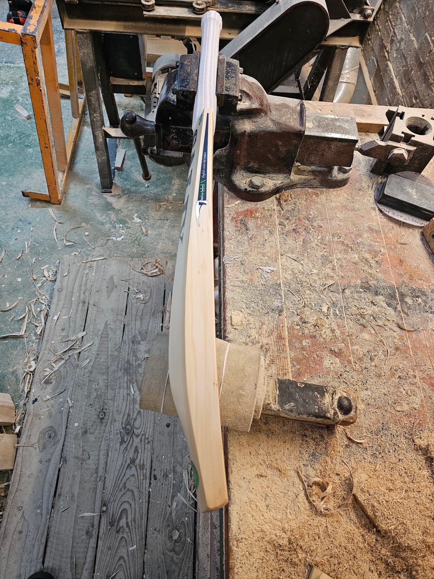 Salix AJK - Graded, Weight Range 2lb 9 Ounces Short Handle