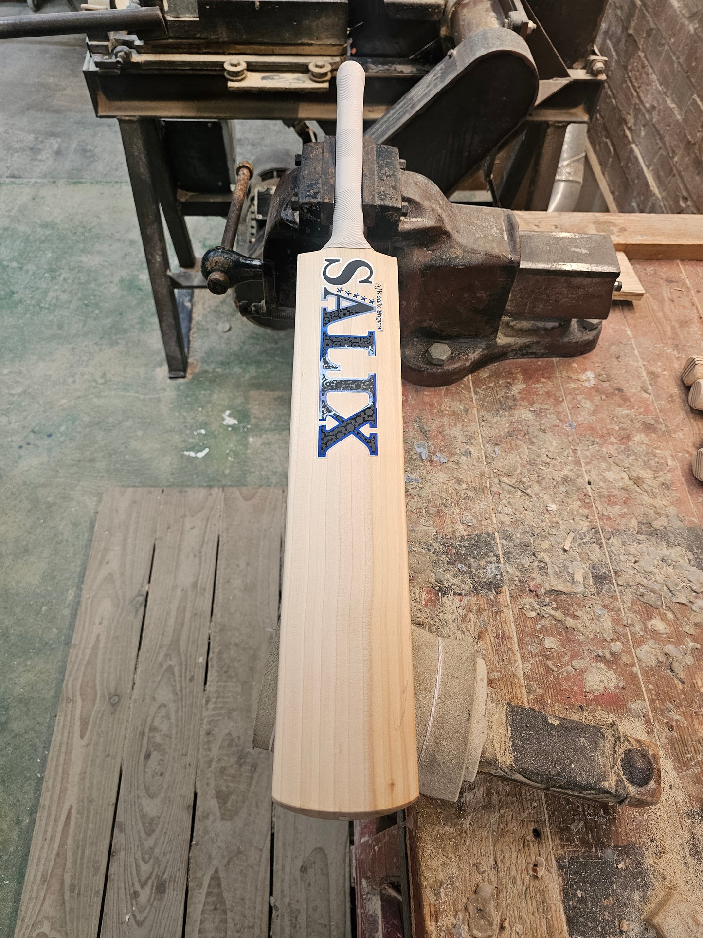 Salix AJK, Graded, WR 1lb 12oz, Size 4