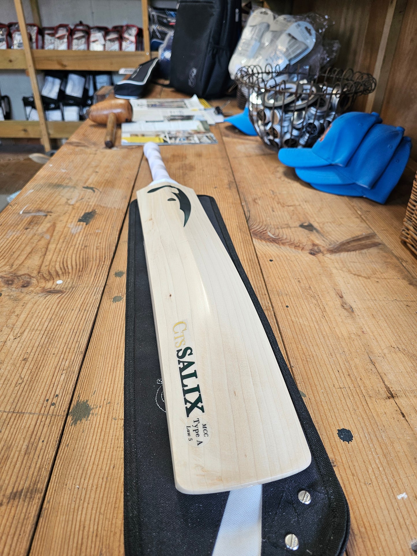 Salix Knife - Grade One, 2.9lb Weight Range