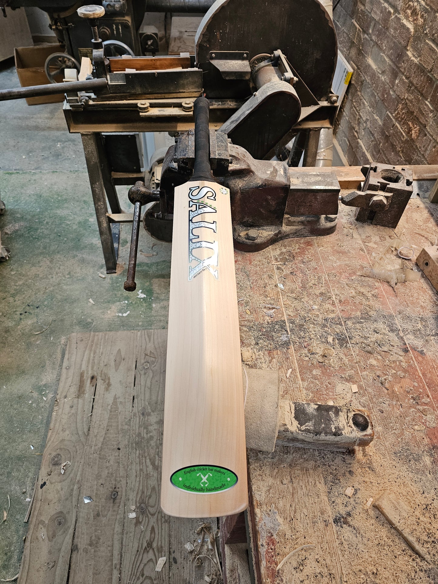 Salix AJK - Graded, Weight Range 2lb 8 Ounces, Short Handle