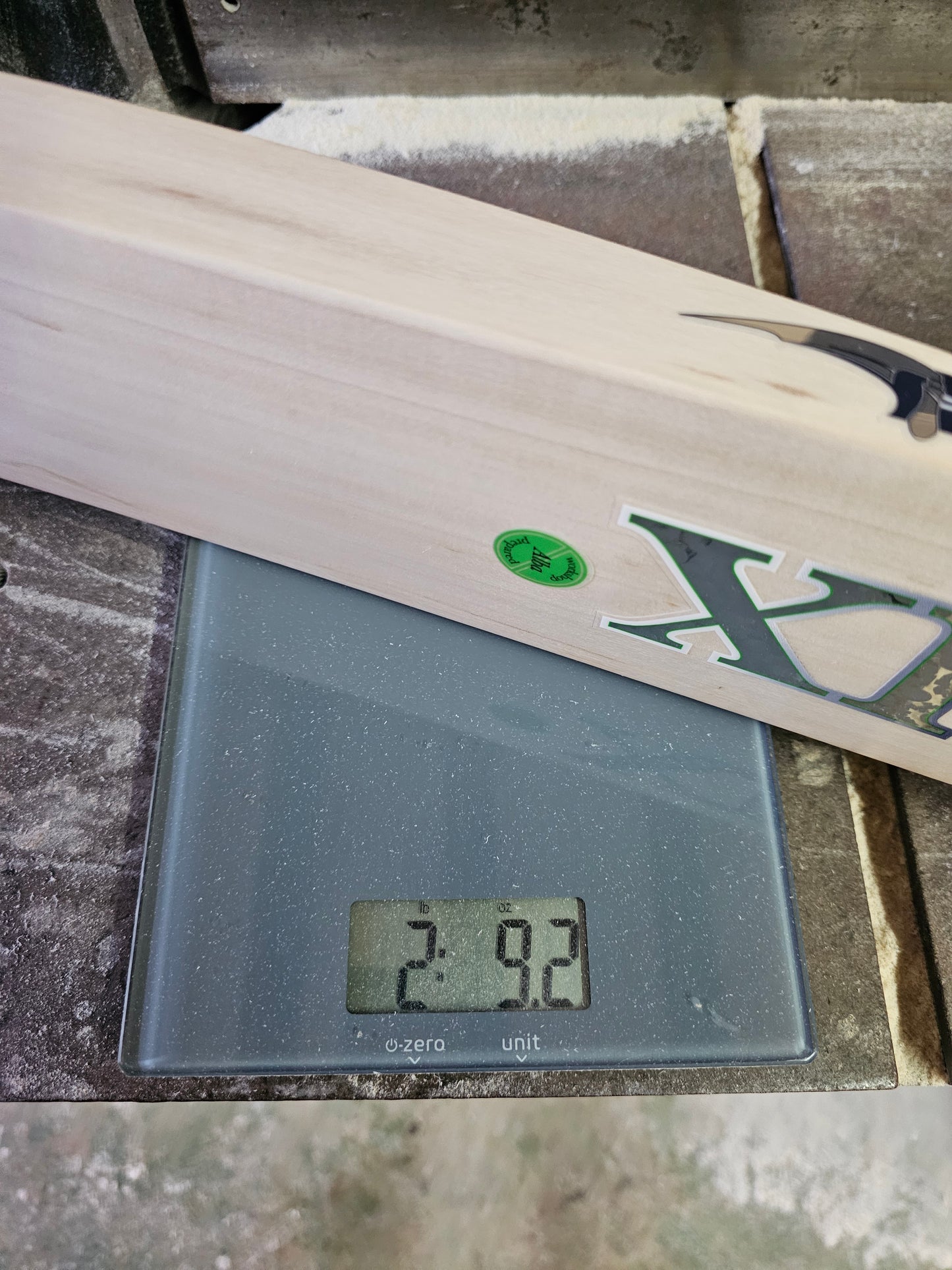 Salix AJK - Grade Alba, Weight Range 2lb 9 Ounces, Short Handle