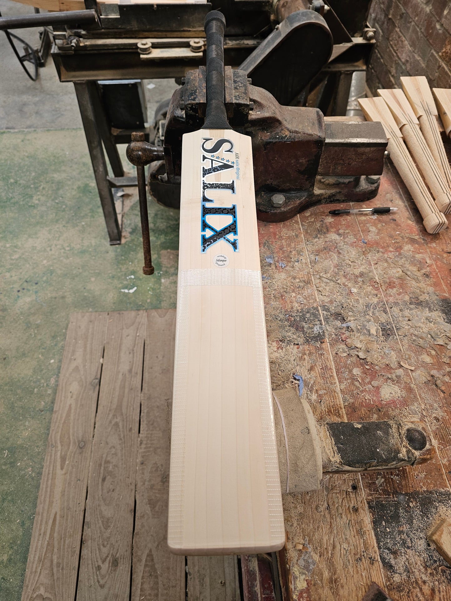 Salix AIR - Marque, WR 2lb 9 Ounces, SH