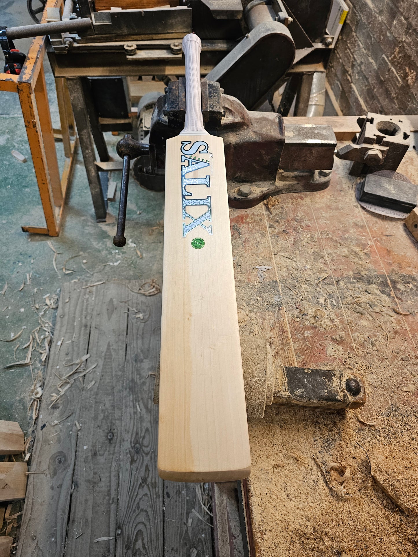 Salix AJK - Graded, Weight Range 2lb 9 Ounces Short Handle