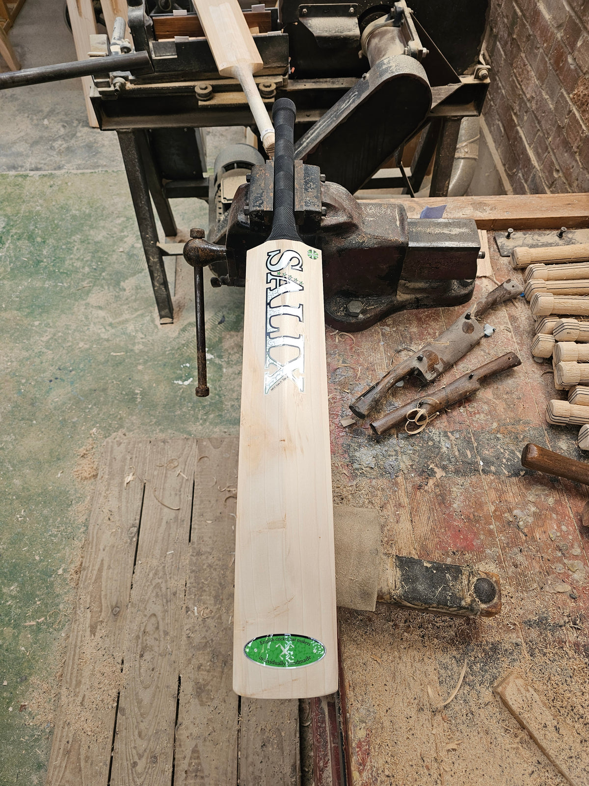 Salix AJK - Graded, Weight 2lb 8oz, Short Handle