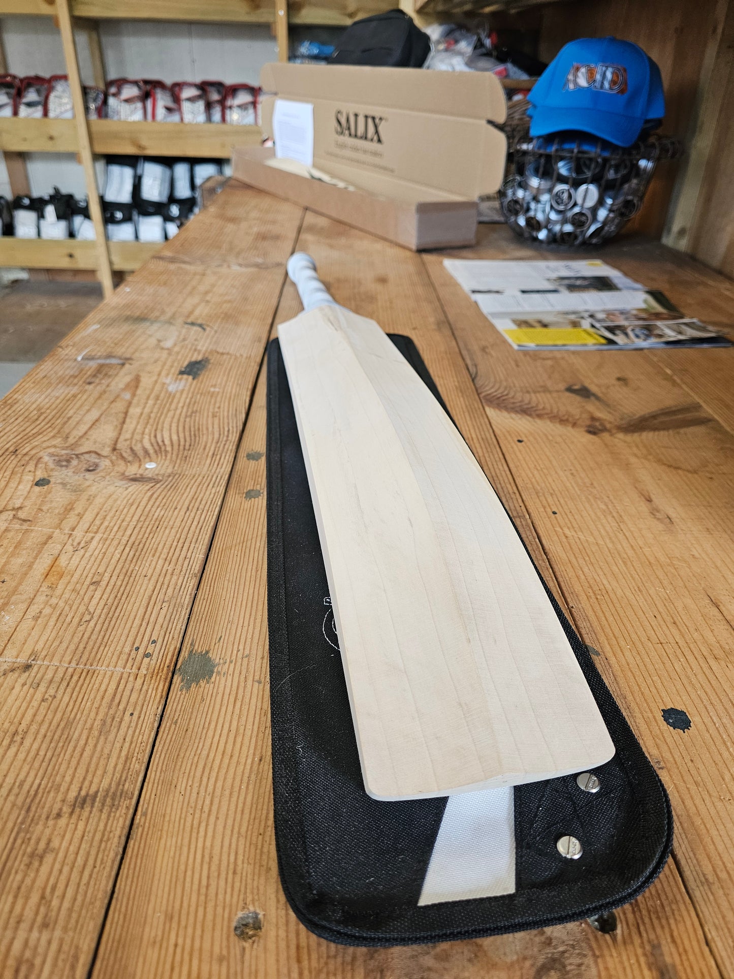 (Unlabelled) Salix Flat-face Select 2.8lb