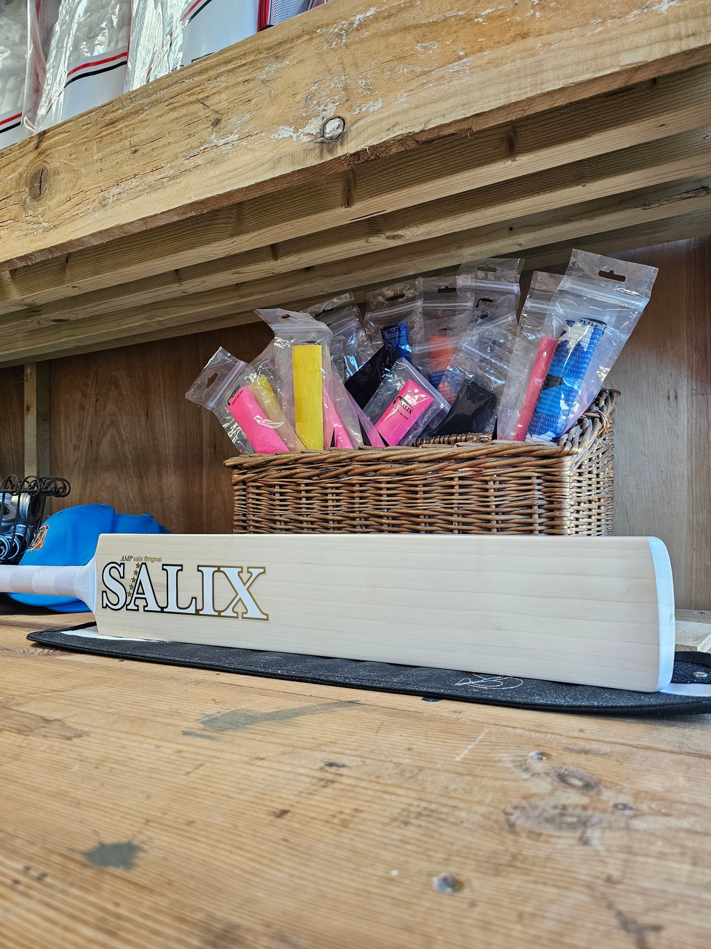 Salix AMP - Performance Grade, 2.7lb Weight Range