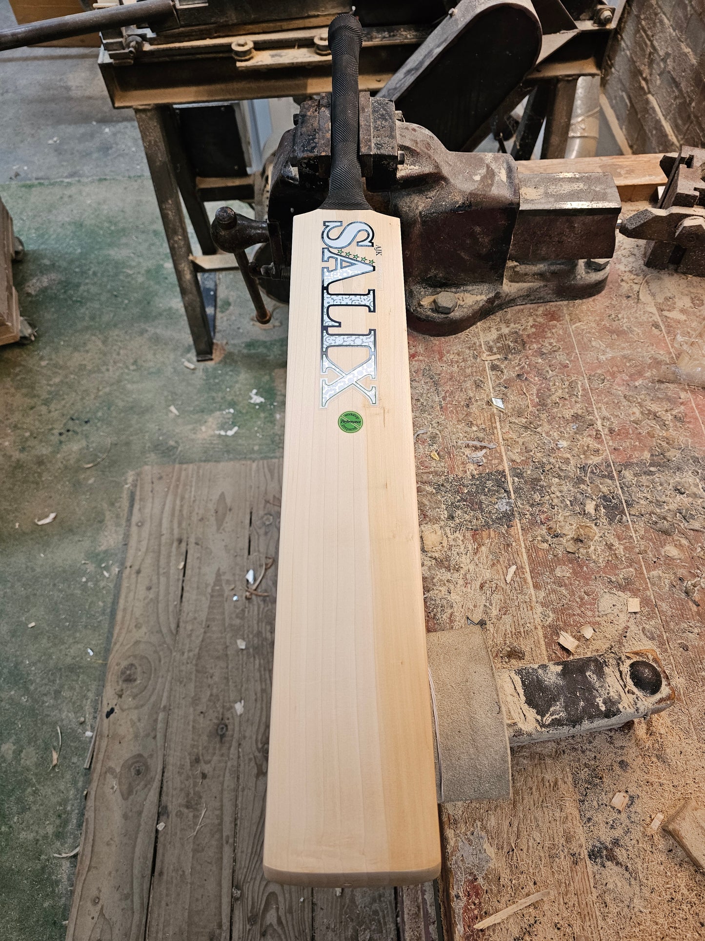 Salix AJK - Performance, Weight Range 2lb 9 Ounces, Short Handle