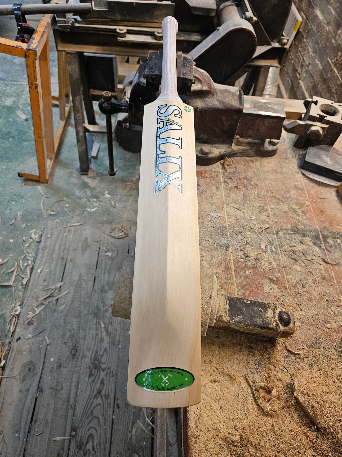 Salix AJK - Graded, Weight Range 2lb 9 Ounces Short Handle