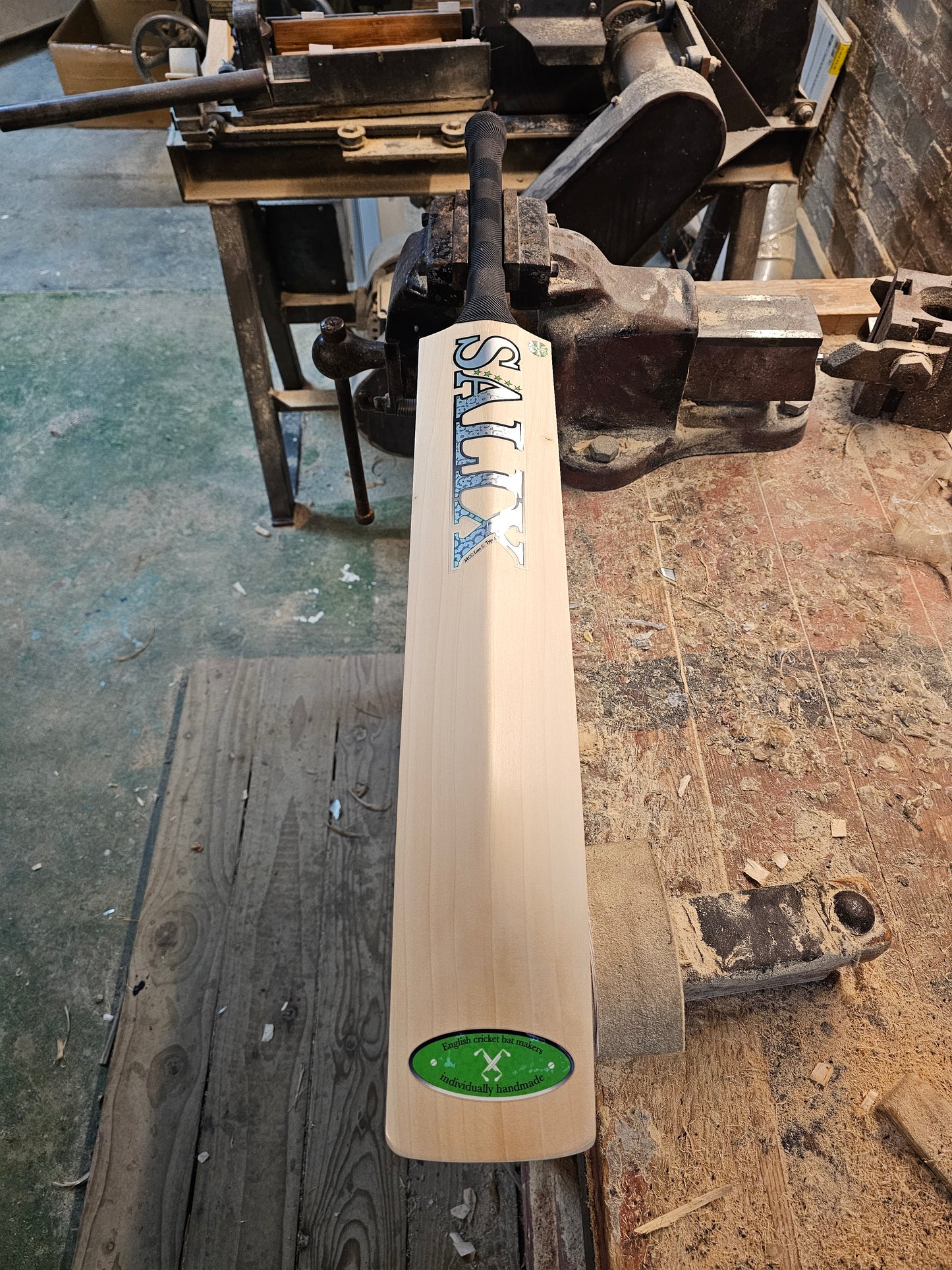 Salix AJK - Performance Grade, Weight Range 2lb 10 Ounces, Short Handle