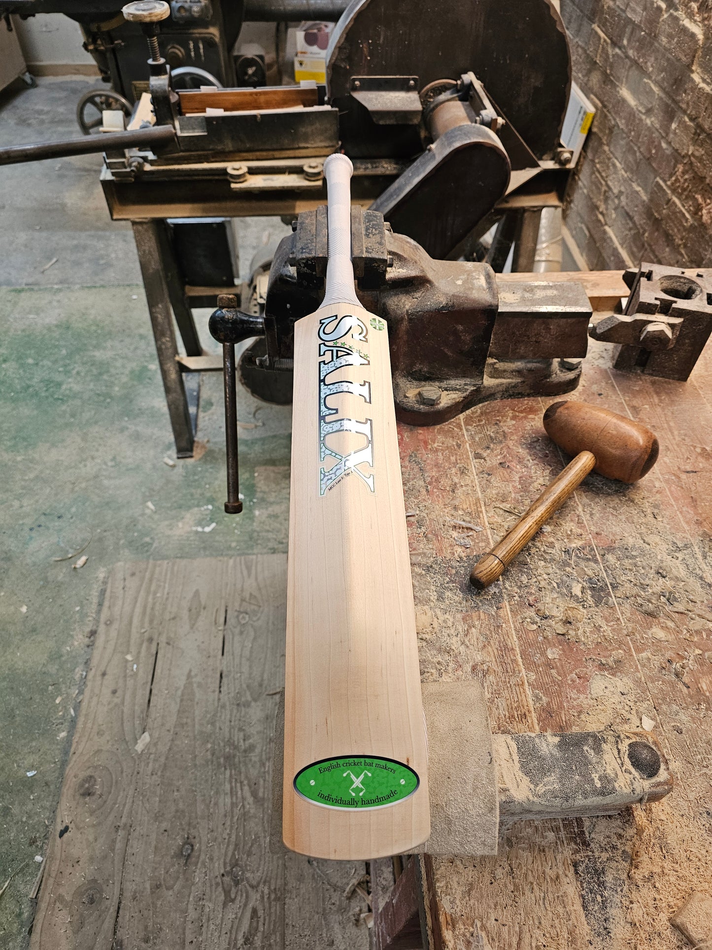 Salix AJK - Weight Range 1lb 12 Ounces, Size 5