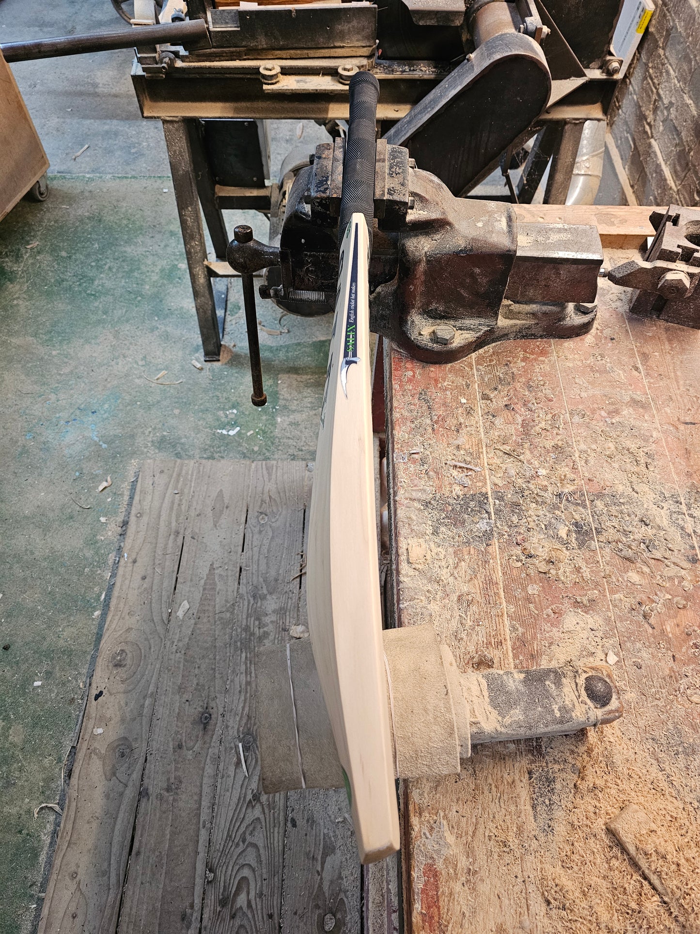 Salix AJK - Graded, Weight Range 2lb 8 Ounces, Short Handle