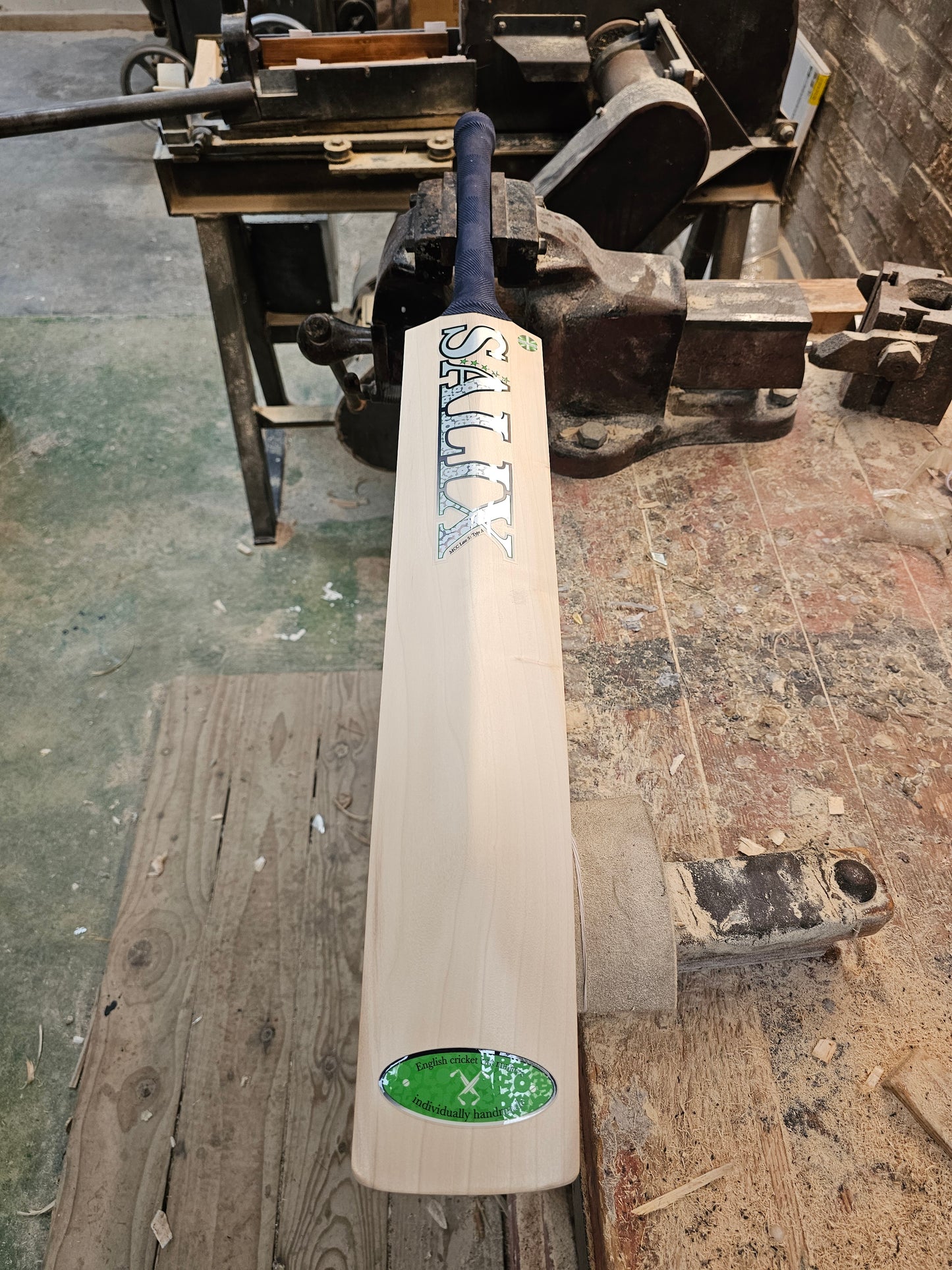 Salix AJK - Graded, Weight Range 2lb 9 Ounces, Short Handle