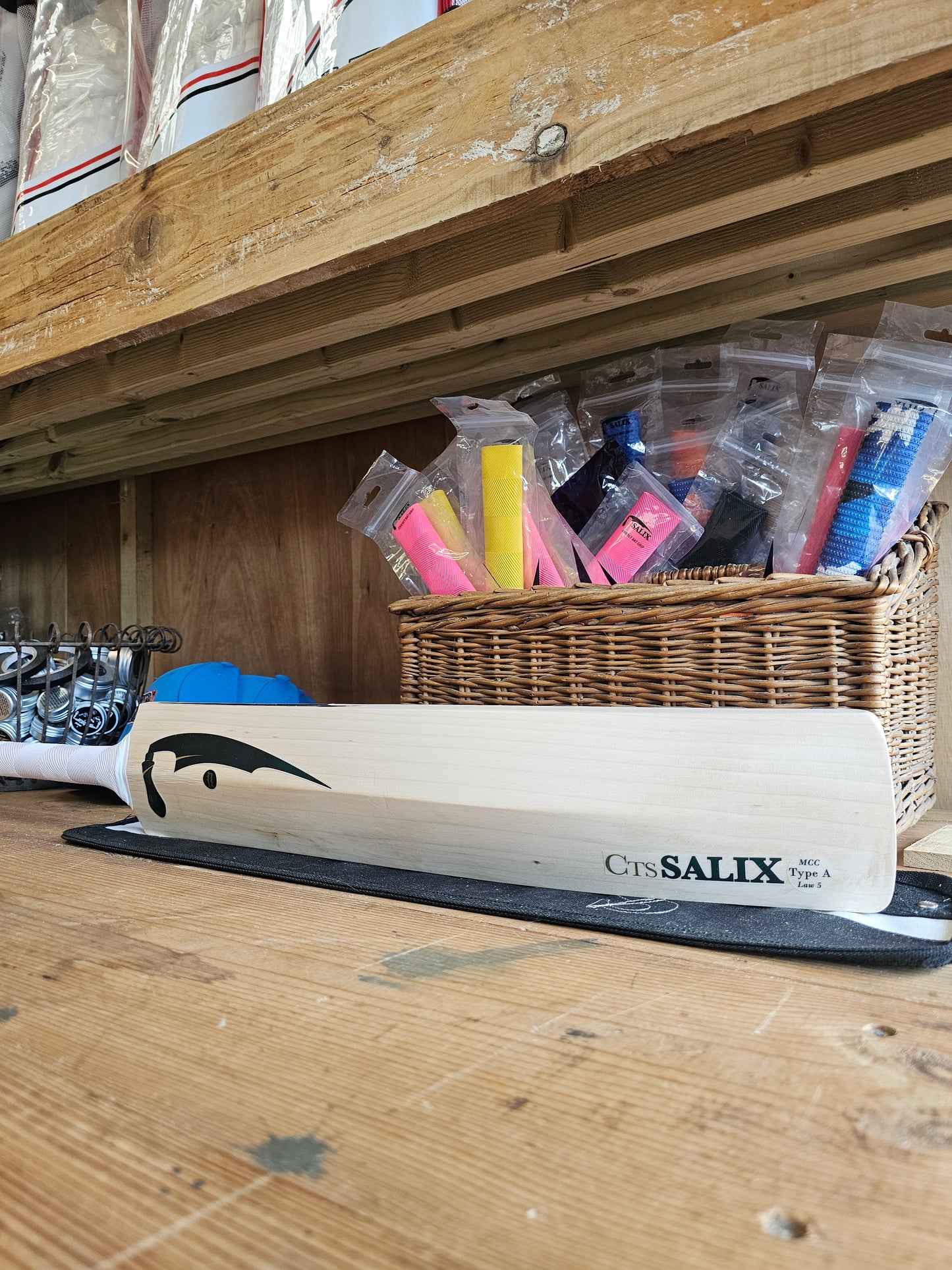 Salix Knife - Grade One, 2.9lb Weight Range